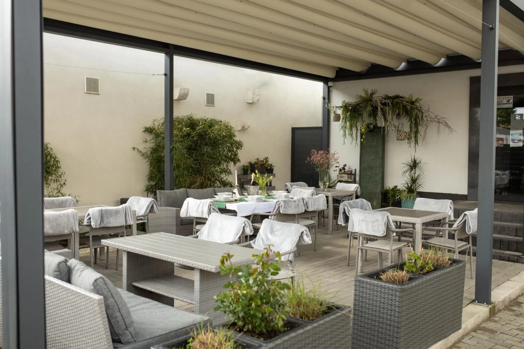 Garden in Hotel Chrobrego9