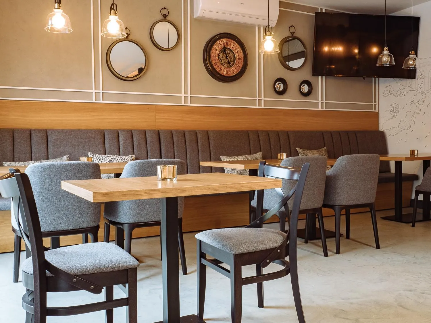 Restaurant/places to eat in Hotel Chrobrego9