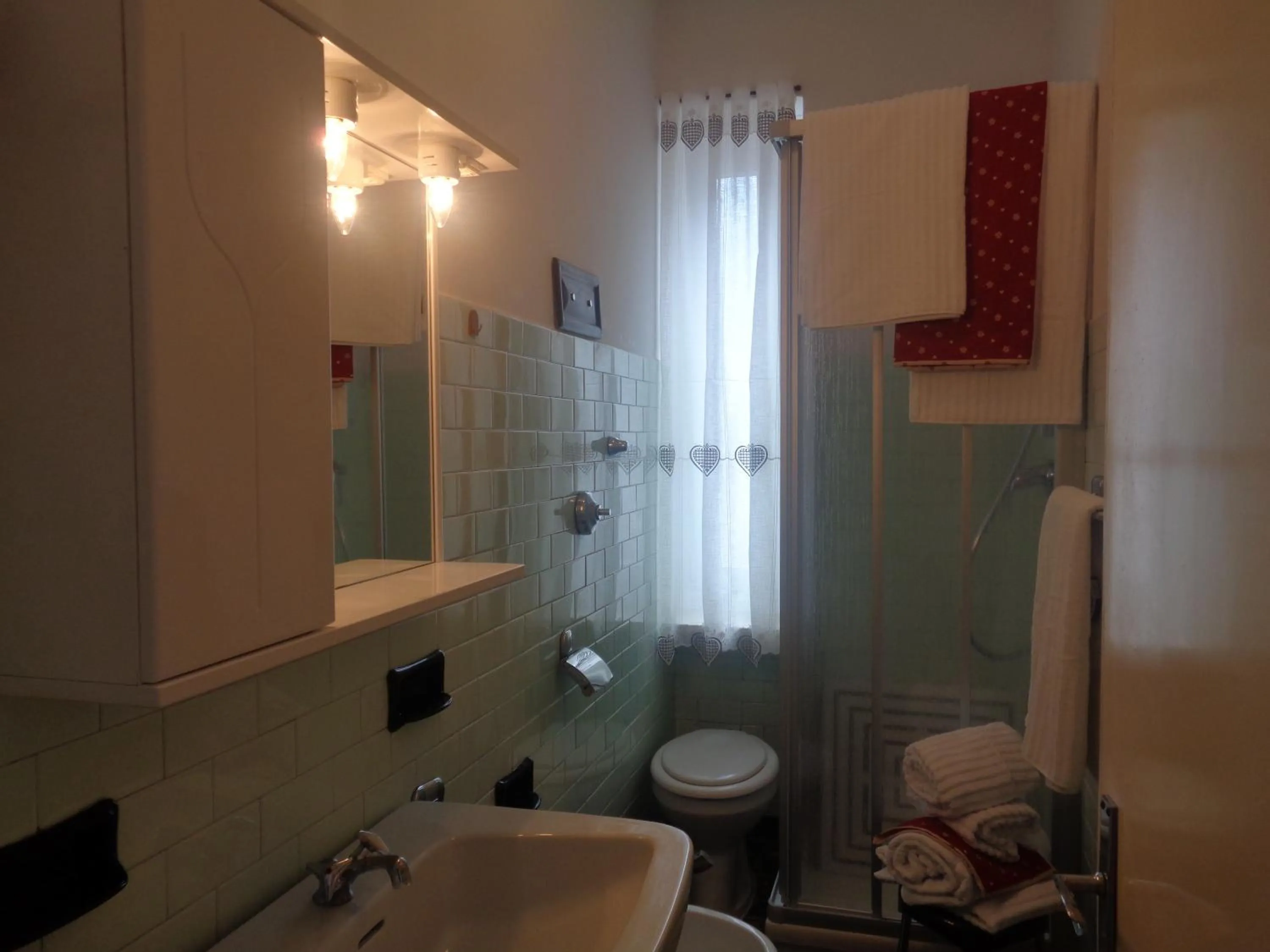 Bathroom in Hotel Garni Suisse