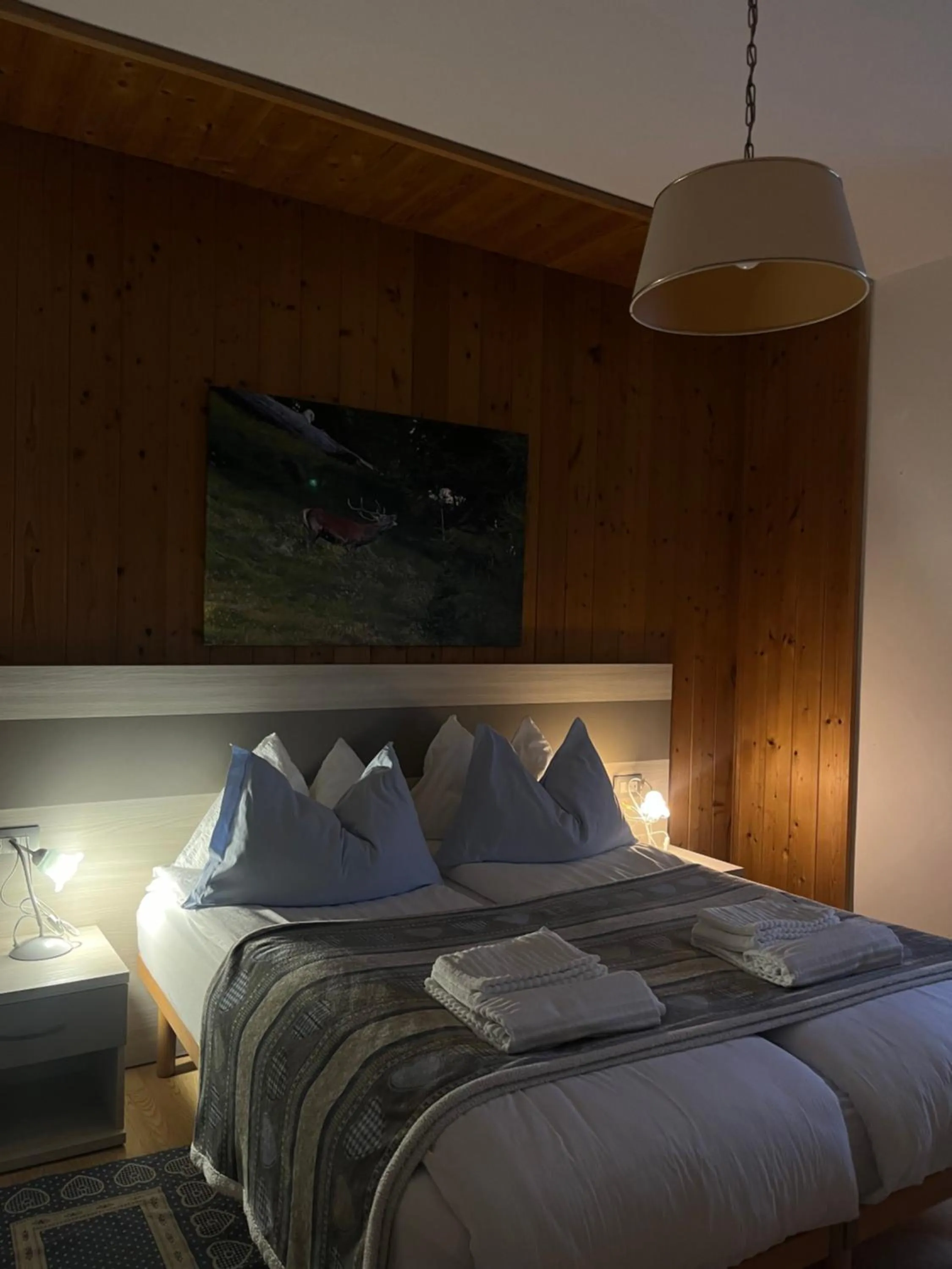 Bedroom, Bed in Hotel Garni Suisse