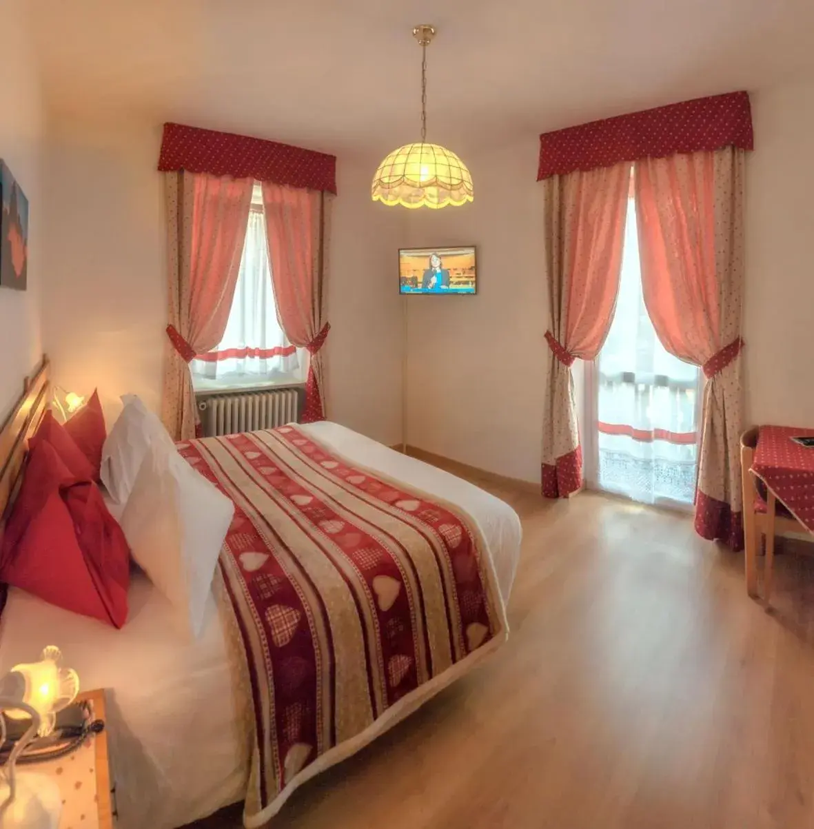 Double or Twin Room with Balcony in Hotel Garni Suisse Double or Twin Room with Balcony in Hotel Garni Suisse