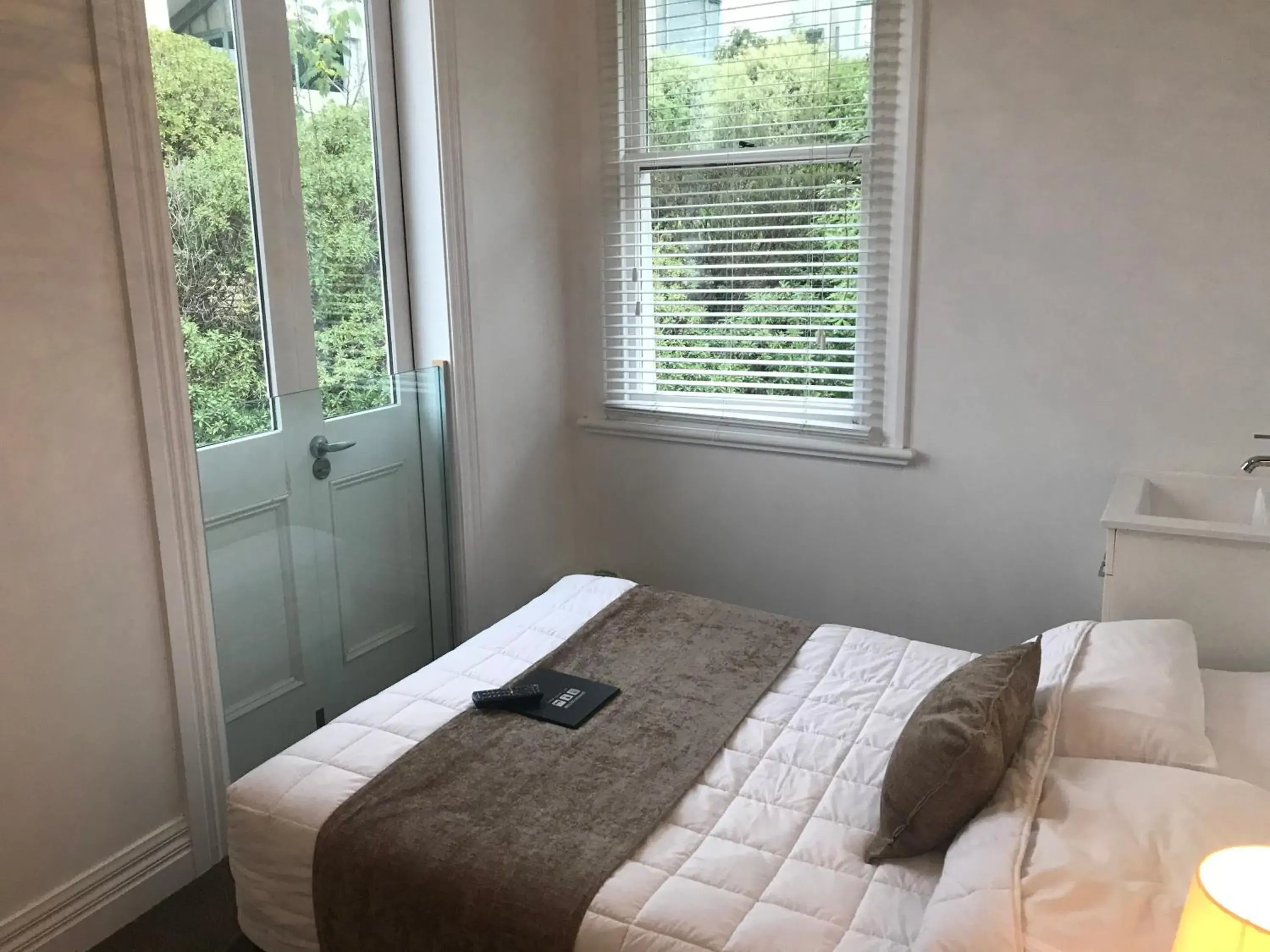 Double Room with Mountain View in Ōtoromiro Hotel Double Room with Mountain View in Ōtoromiro Hotel