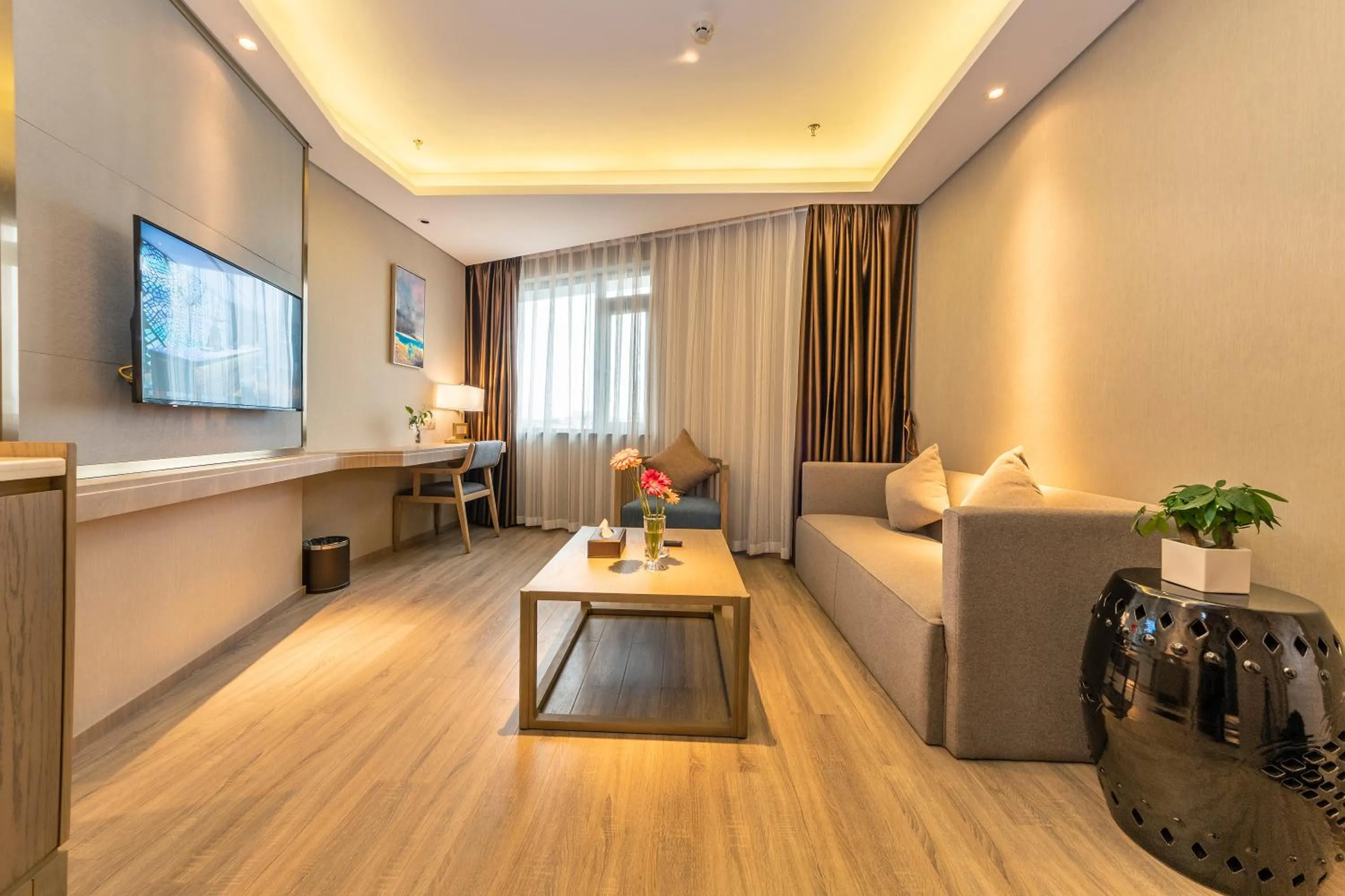 Seating area in Chengdu Jiuzhaigou Hotel