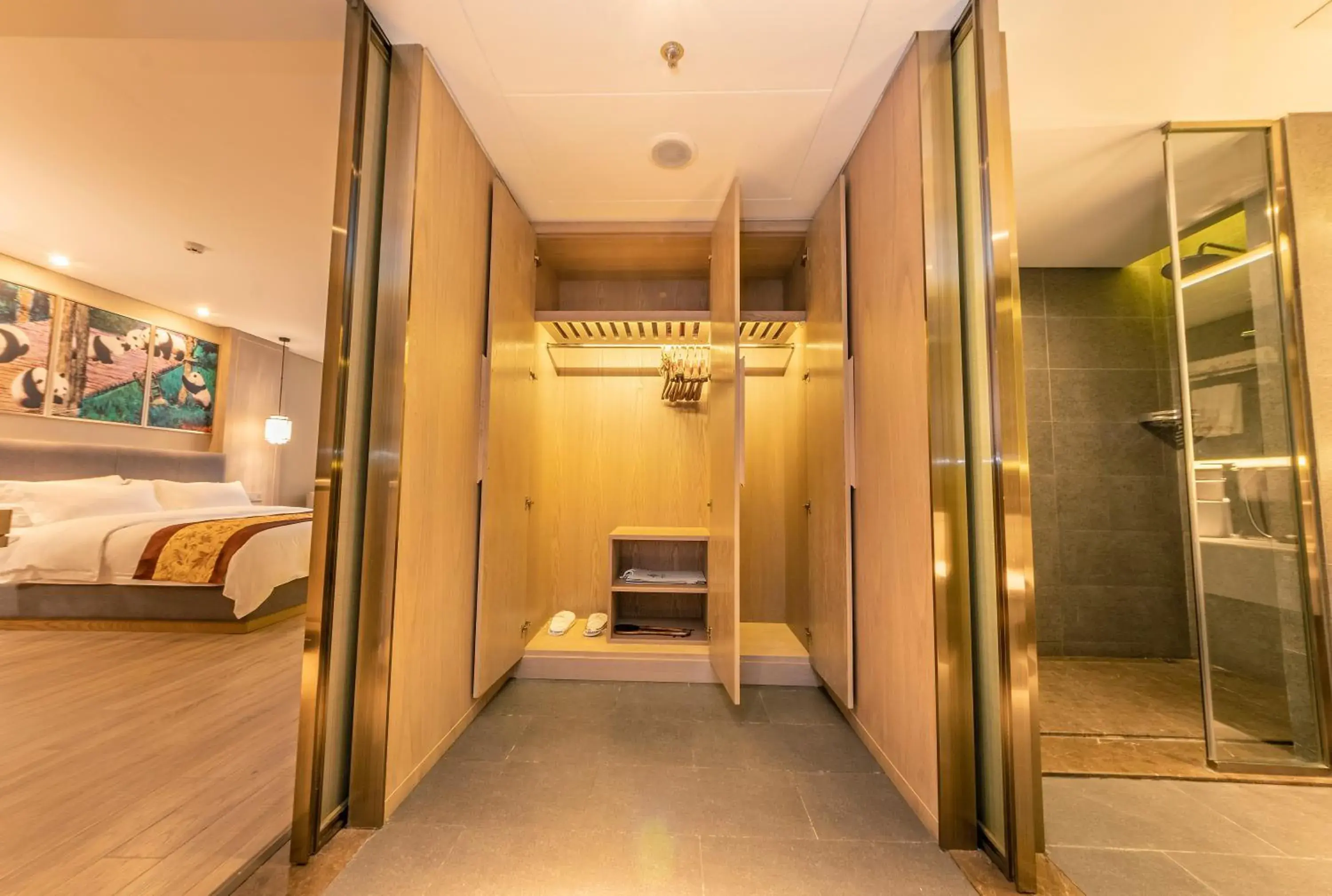 Deluxe King Room - single occupancy in Chengdu Jiuzhaigou Hotel Deluxe King Room - single occupancy in Chengdu Jiuzhaigou Hotel