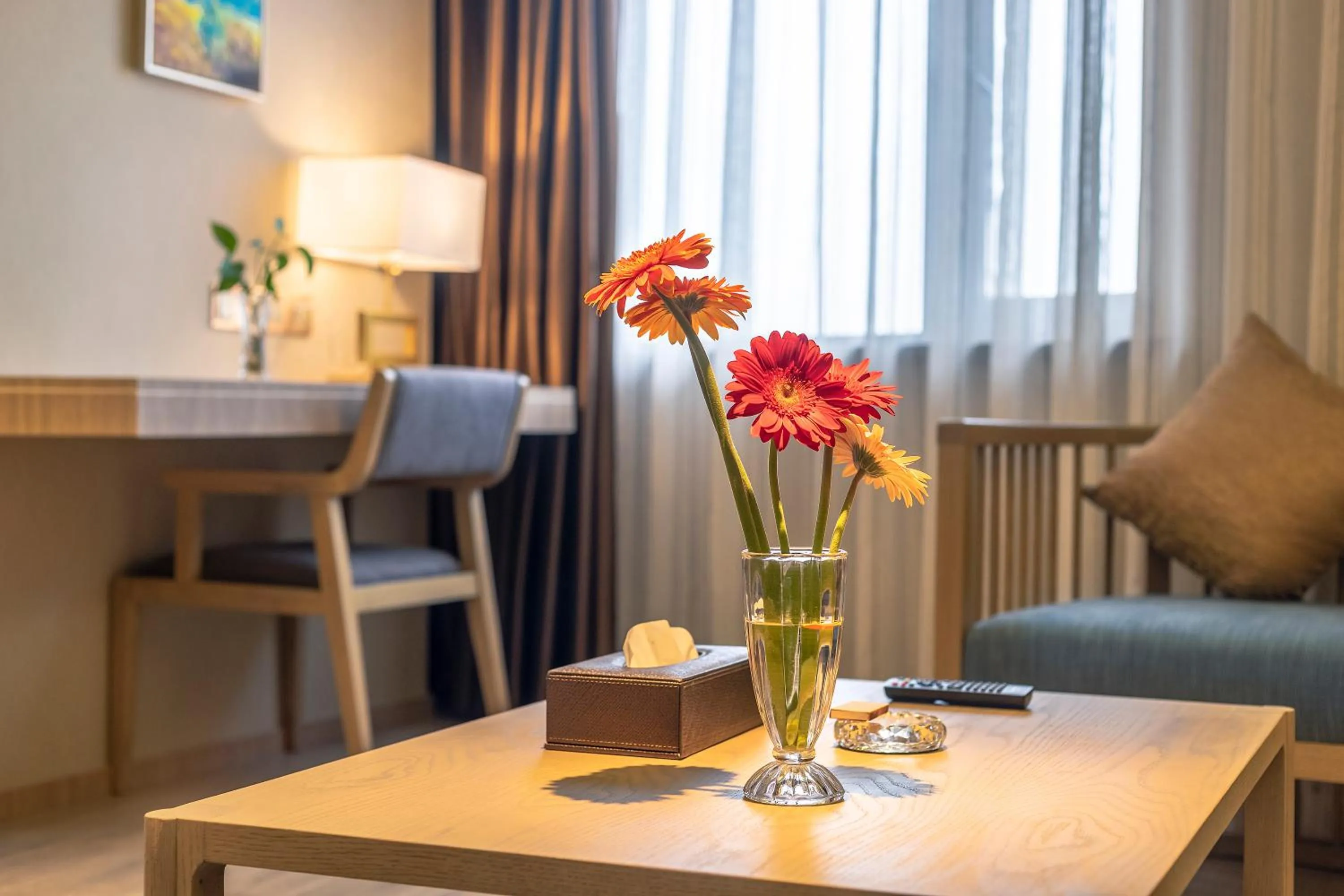 Seating area in Chengdu Jiuzhaigou Hotel