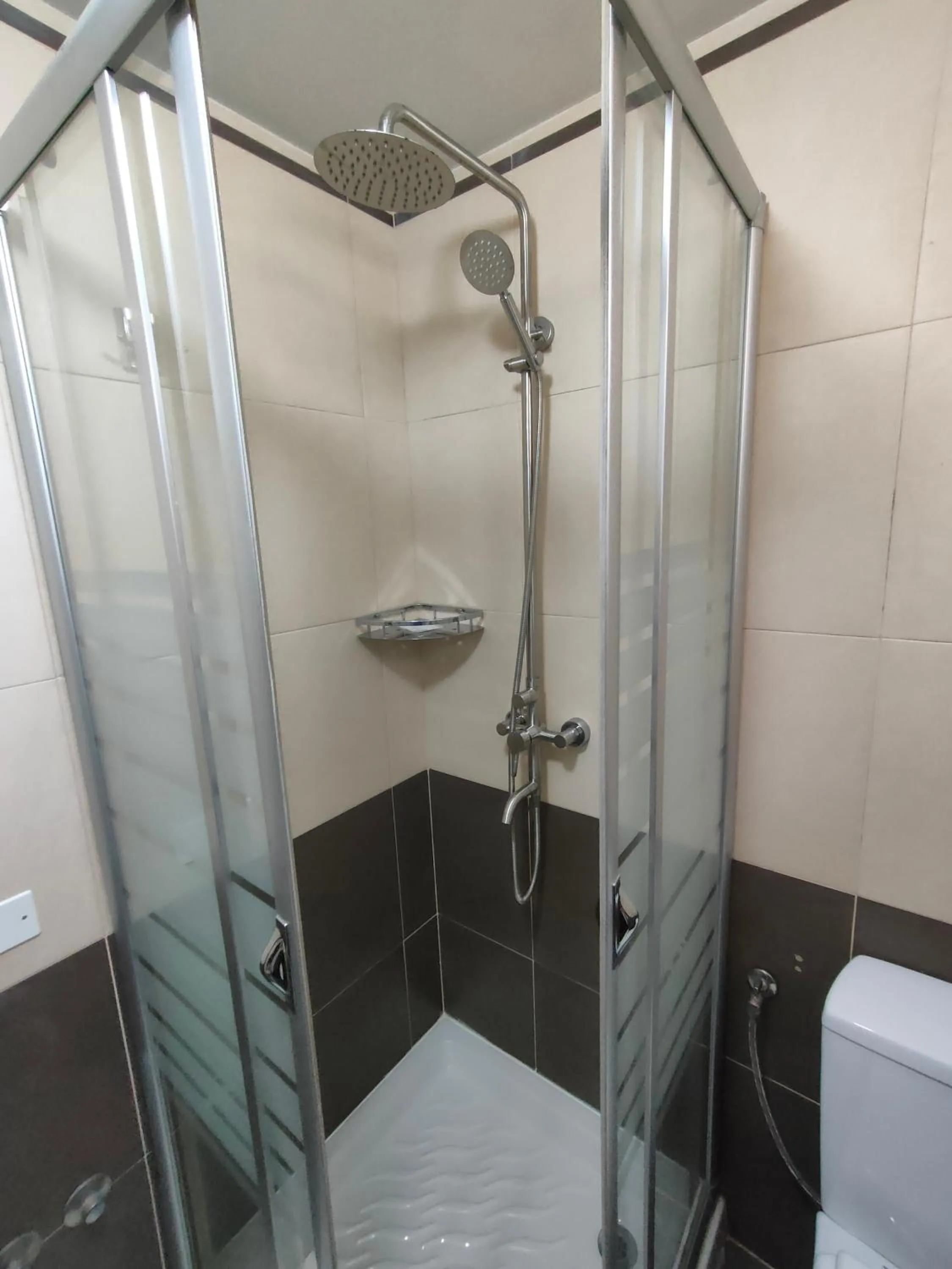 Shower in Hotel Belvedere Mindelo, Cabo Verde