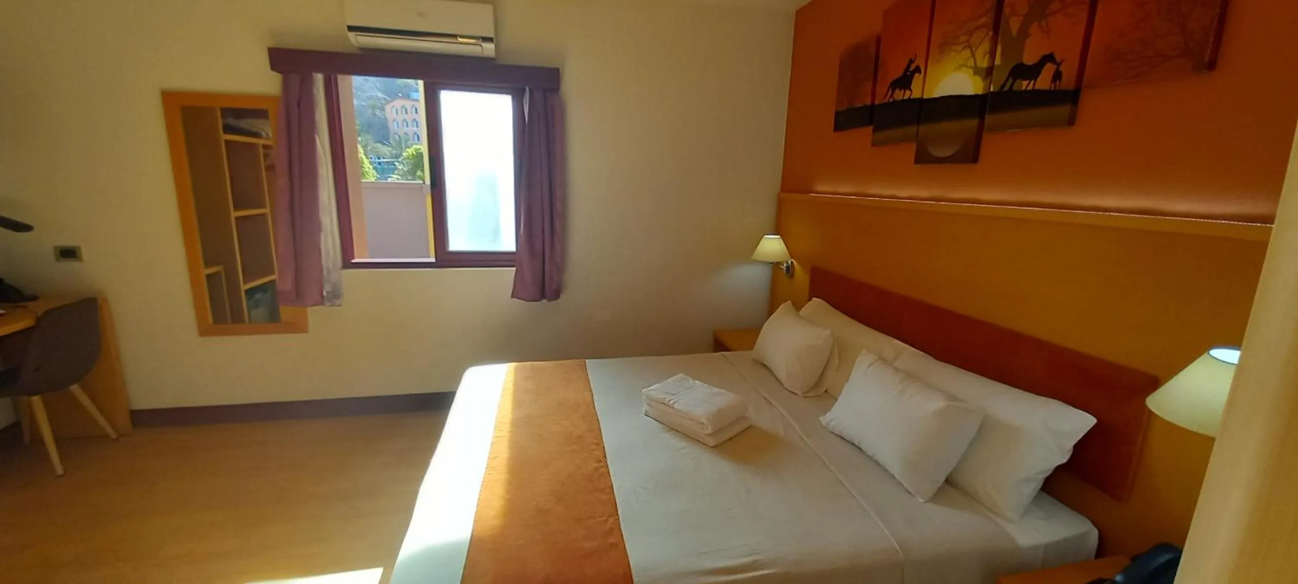 View (from property/room), Bed in Hotel Belvedere Mindelo, Cabo Verde