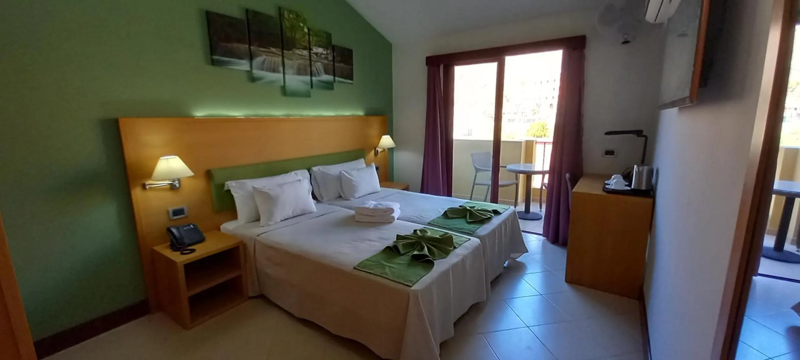 Balcony/Terrace, Bed in Hotel Belvedere Mindelo, Cabo Verde