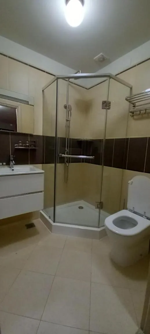 Shower in Hotel Belvedere Mindelo, Cabo Verde