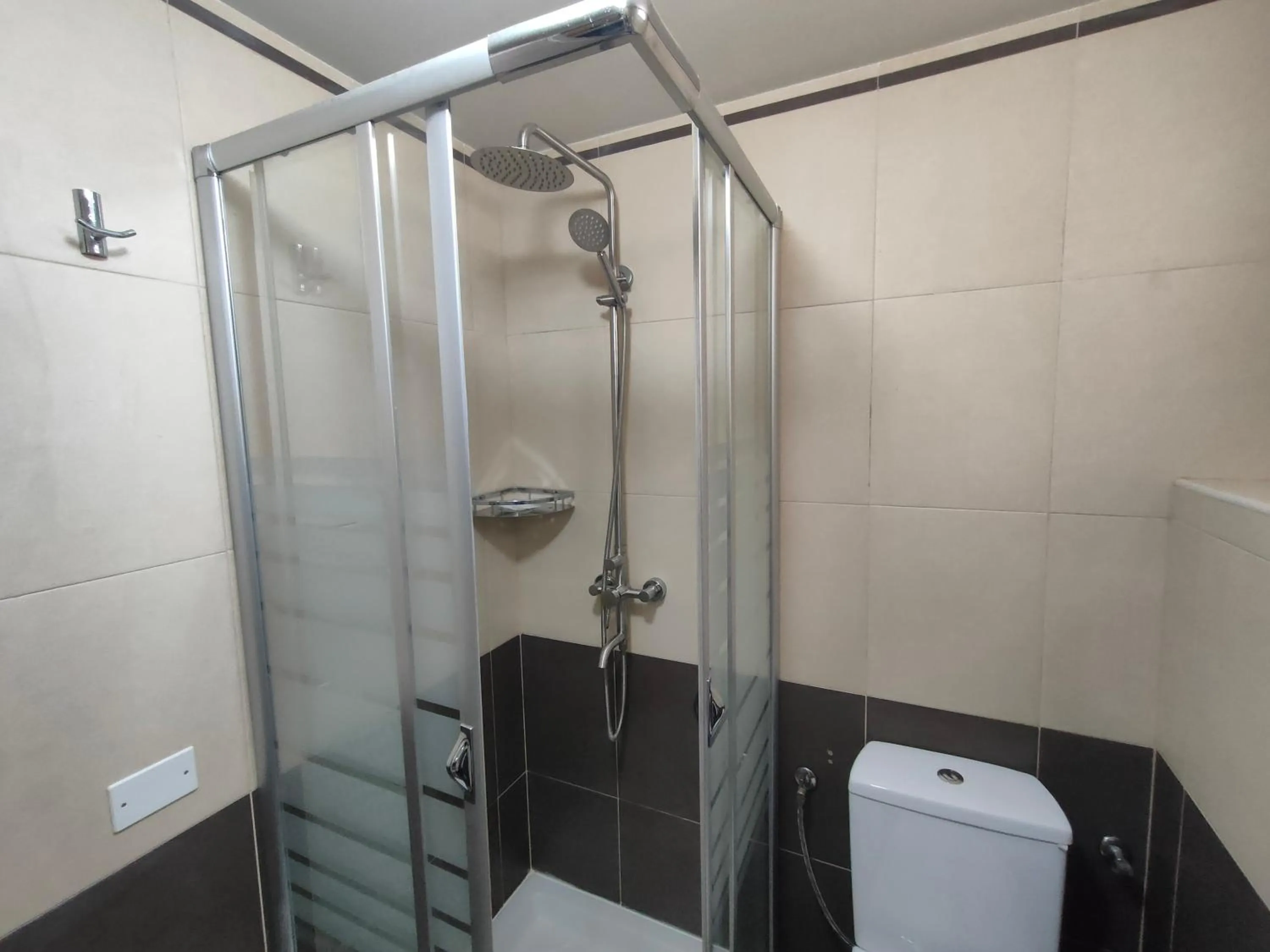 Shower in Hotel Belvedere Mindelo, Cabo Verde