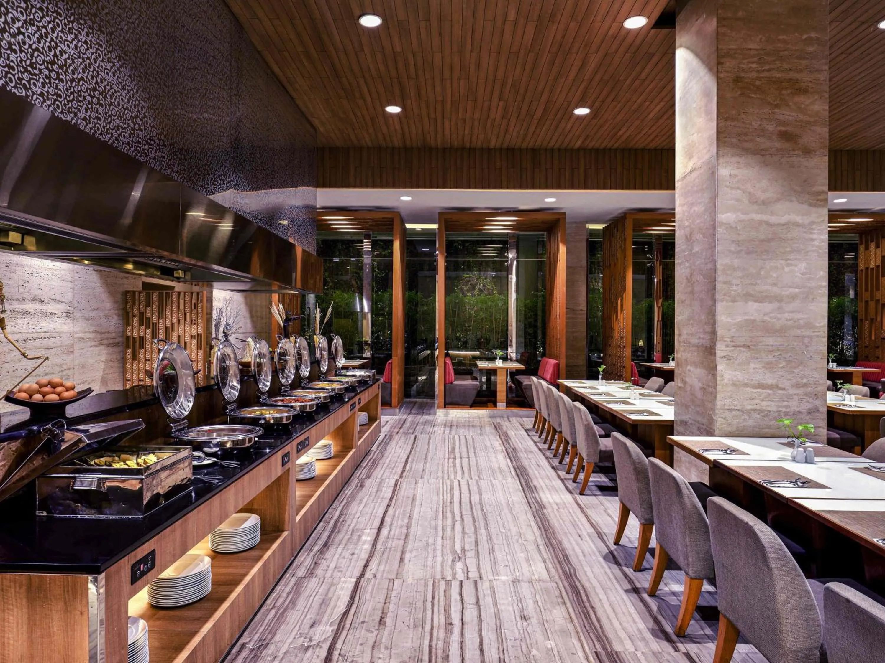 Restaurant/places to eat in Grand Mercure Jakarta Harmoni