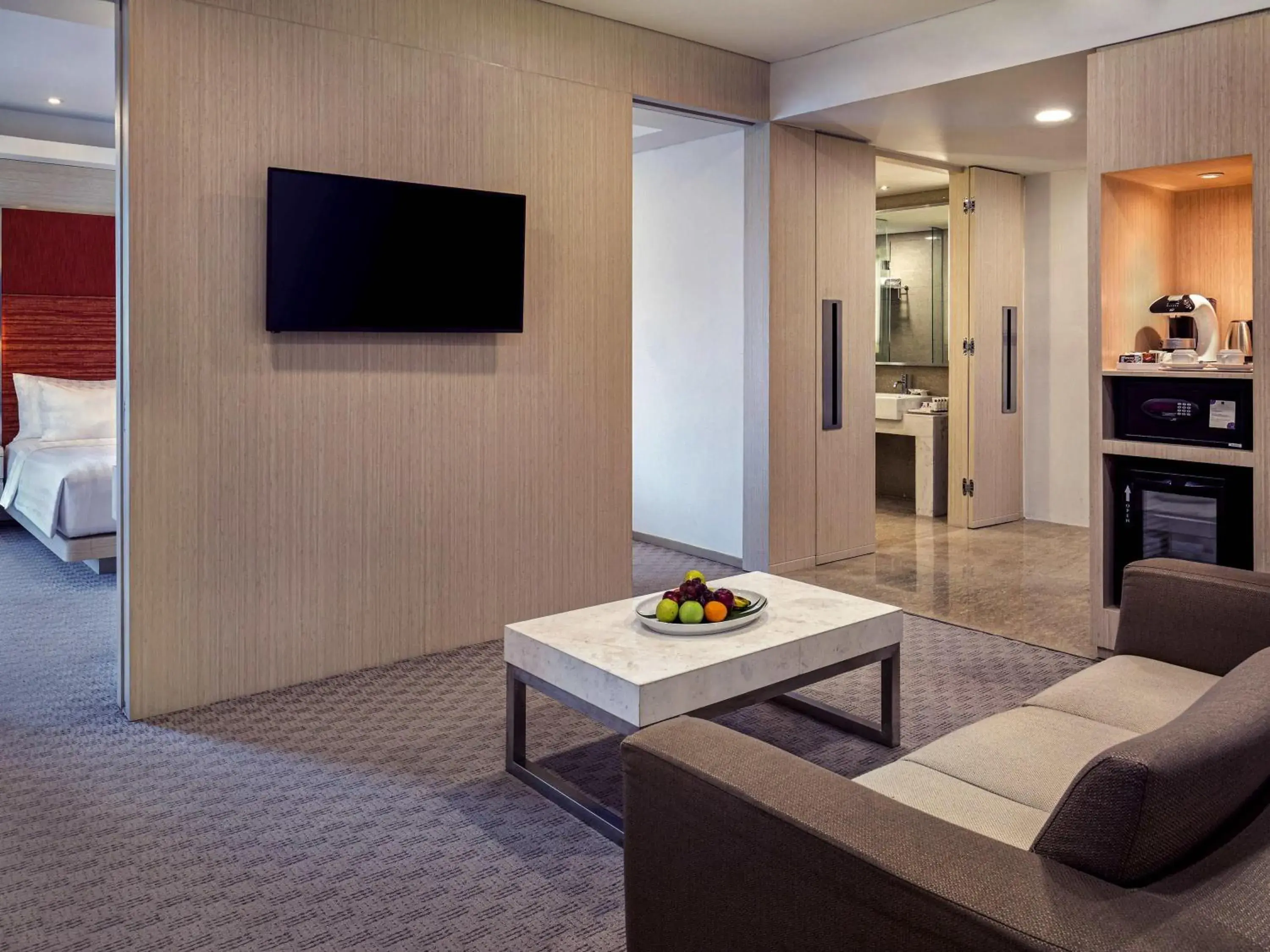 Business Suite in Grand Mercure Jakarta Harmoni Business Suite in Grand Mercure Jakarta Harmoni