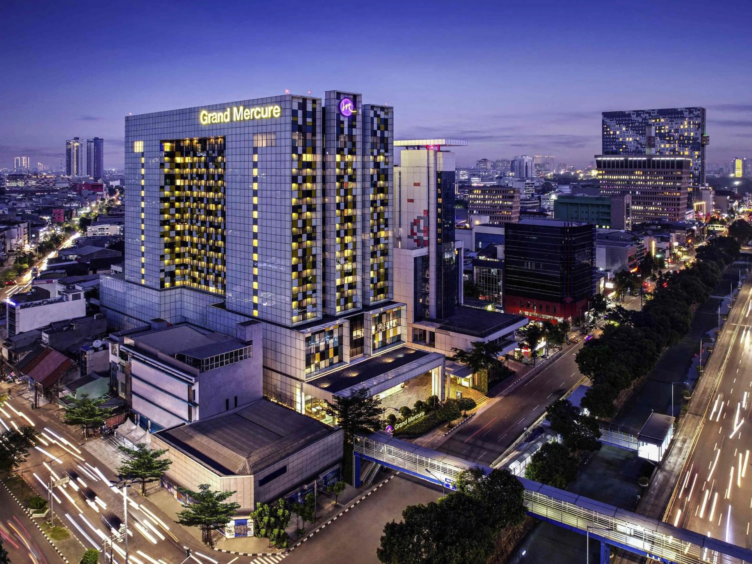 Property building in Grand Mercure Jakarta Harmoni
