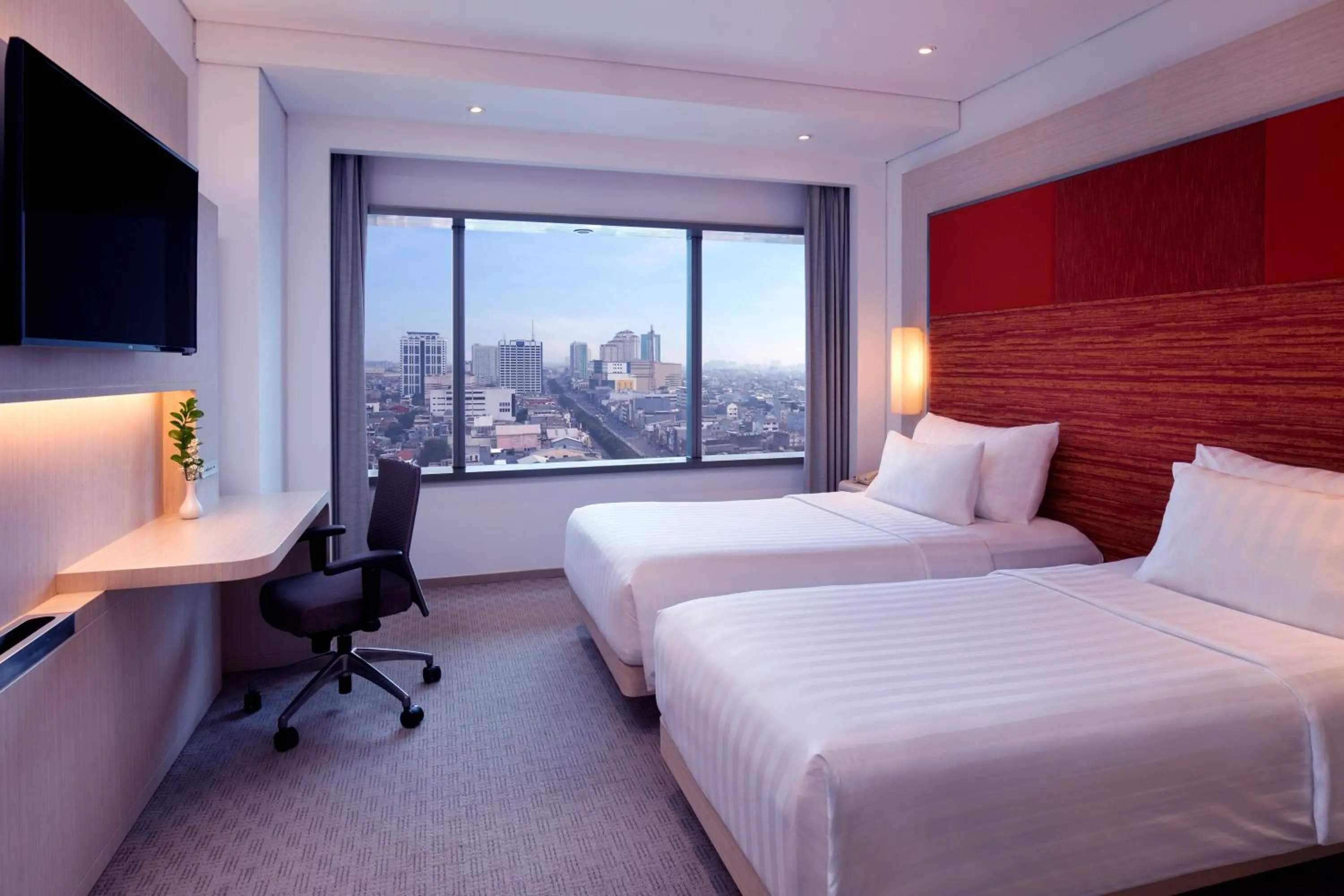 Bedroom, Bed in Grand Mercure Jakarta Harmoni