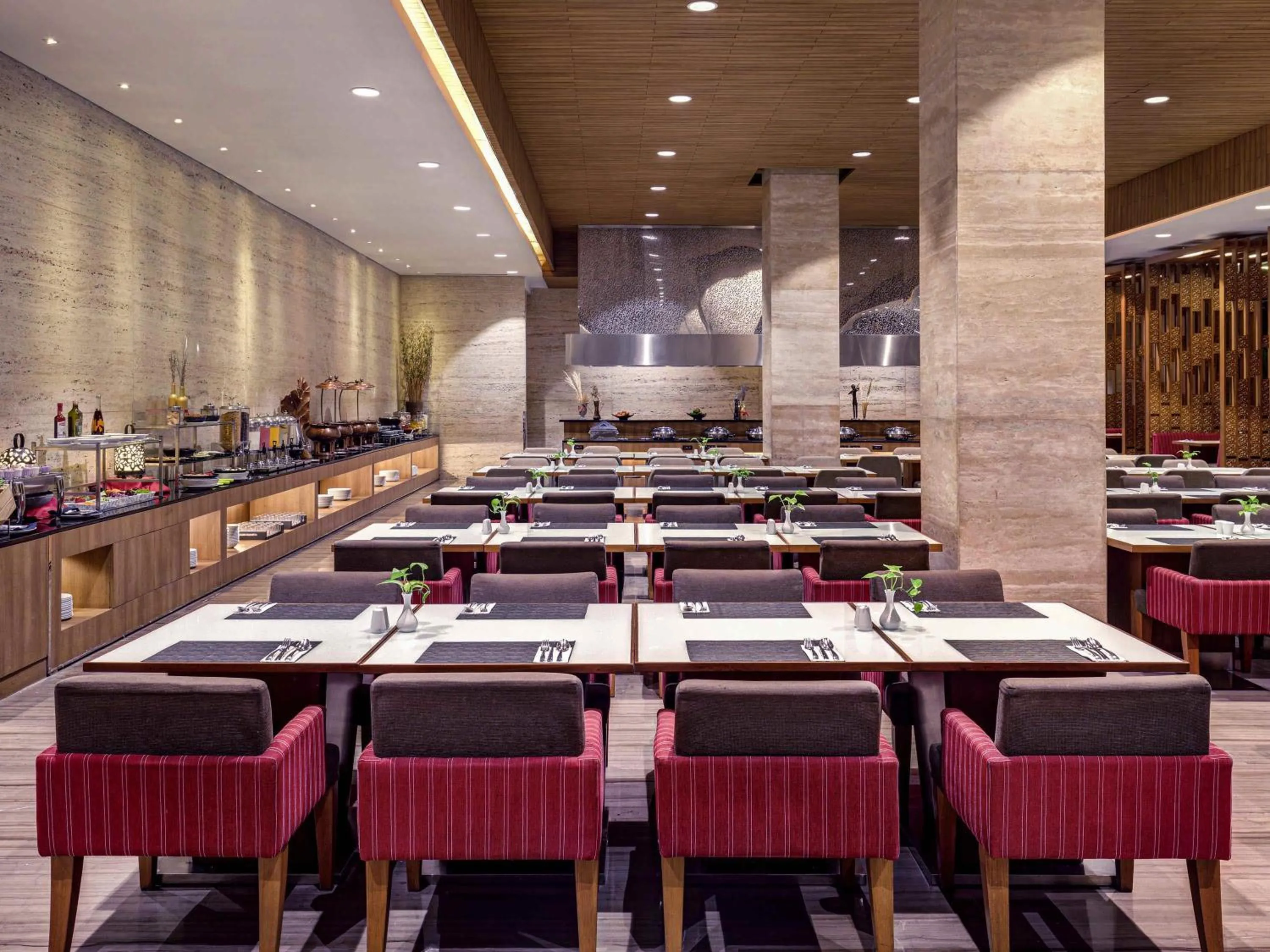 Restaurant/places to eat in Grand Mercure Jakarta Harmoni