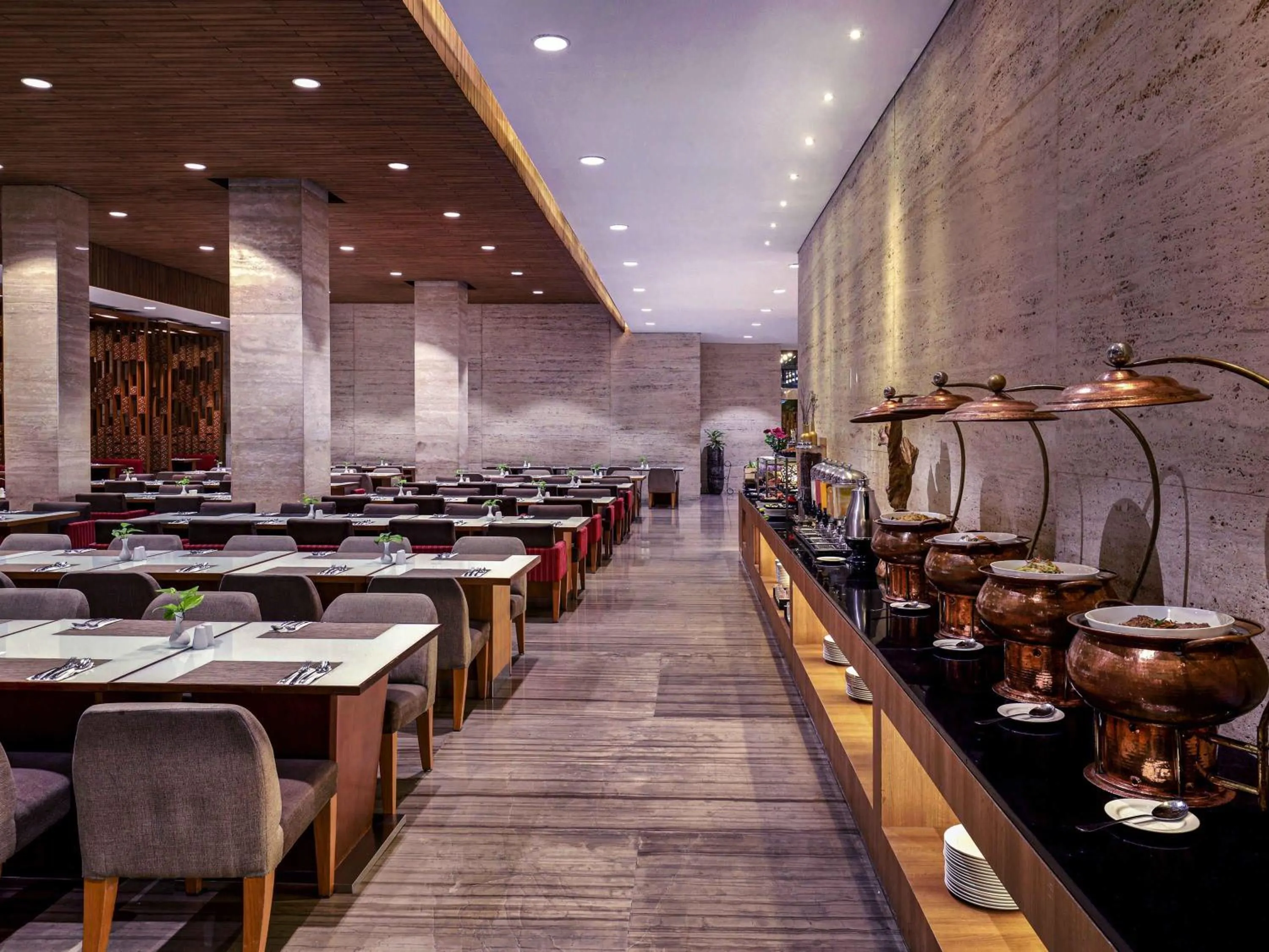 Restaurant/places to eat in Grand Mercure Jakarta Harmoni