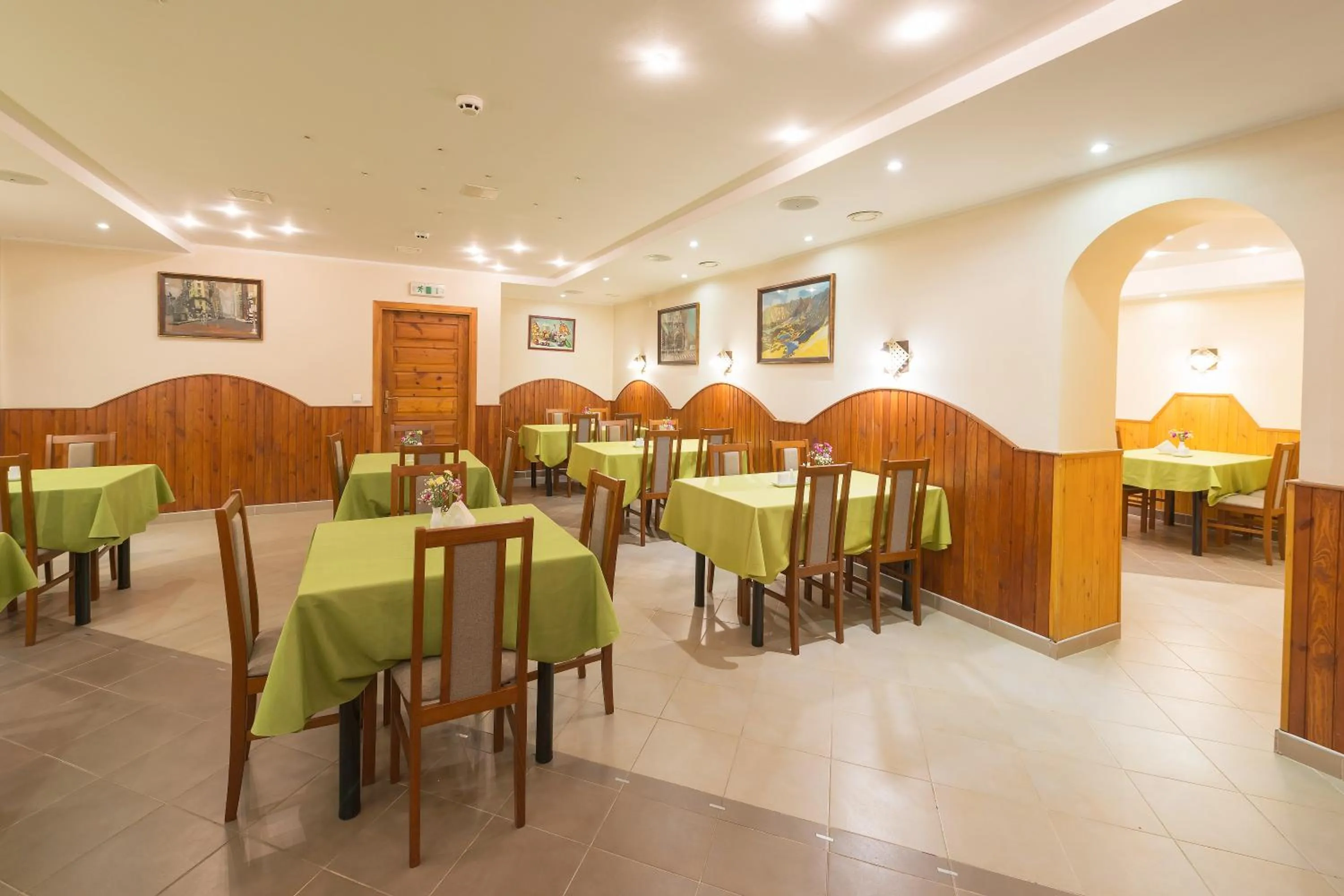 Restaurant/places to eat in Hotel Vita