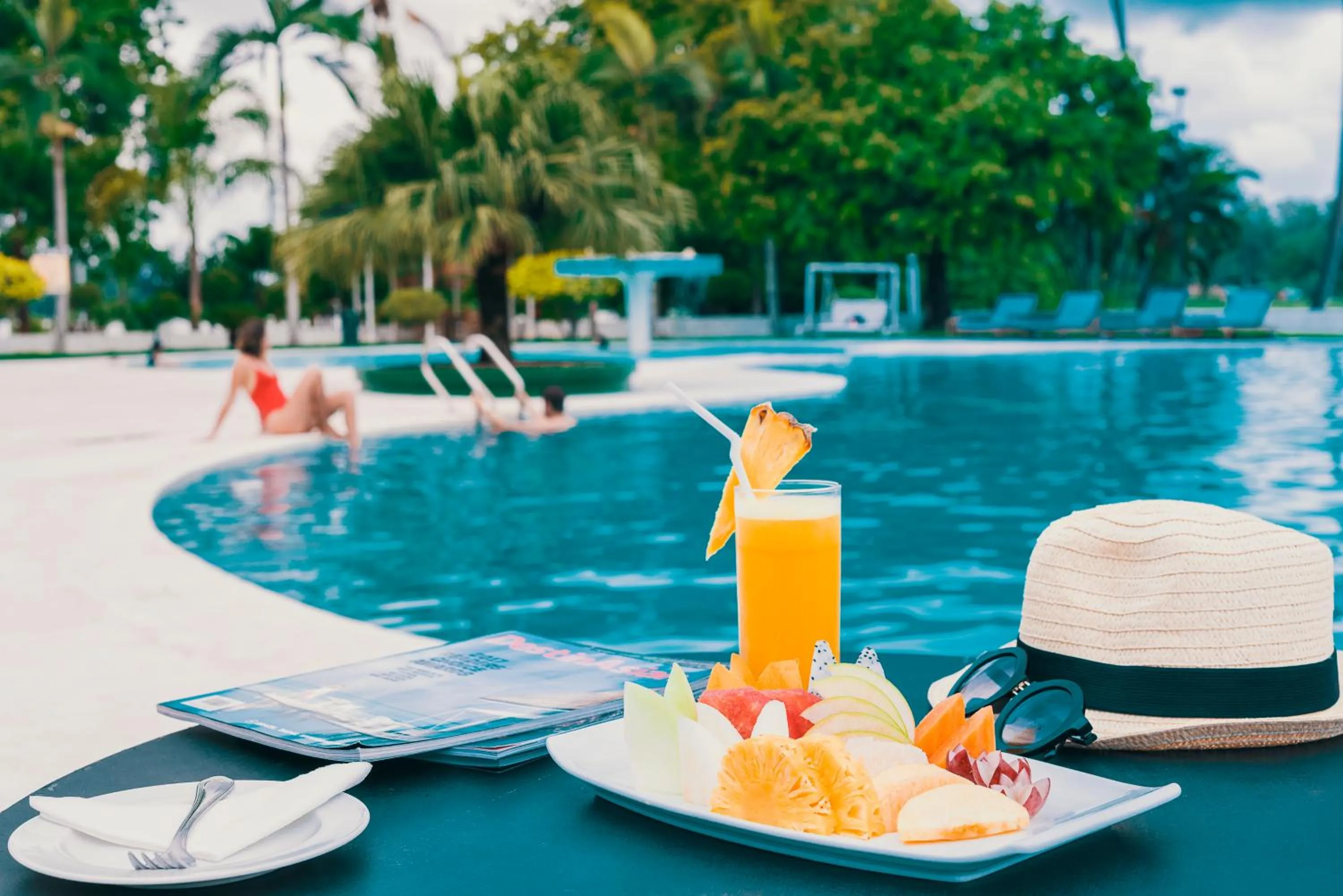 Food and drinks in Inya Lake Hotel Yangon