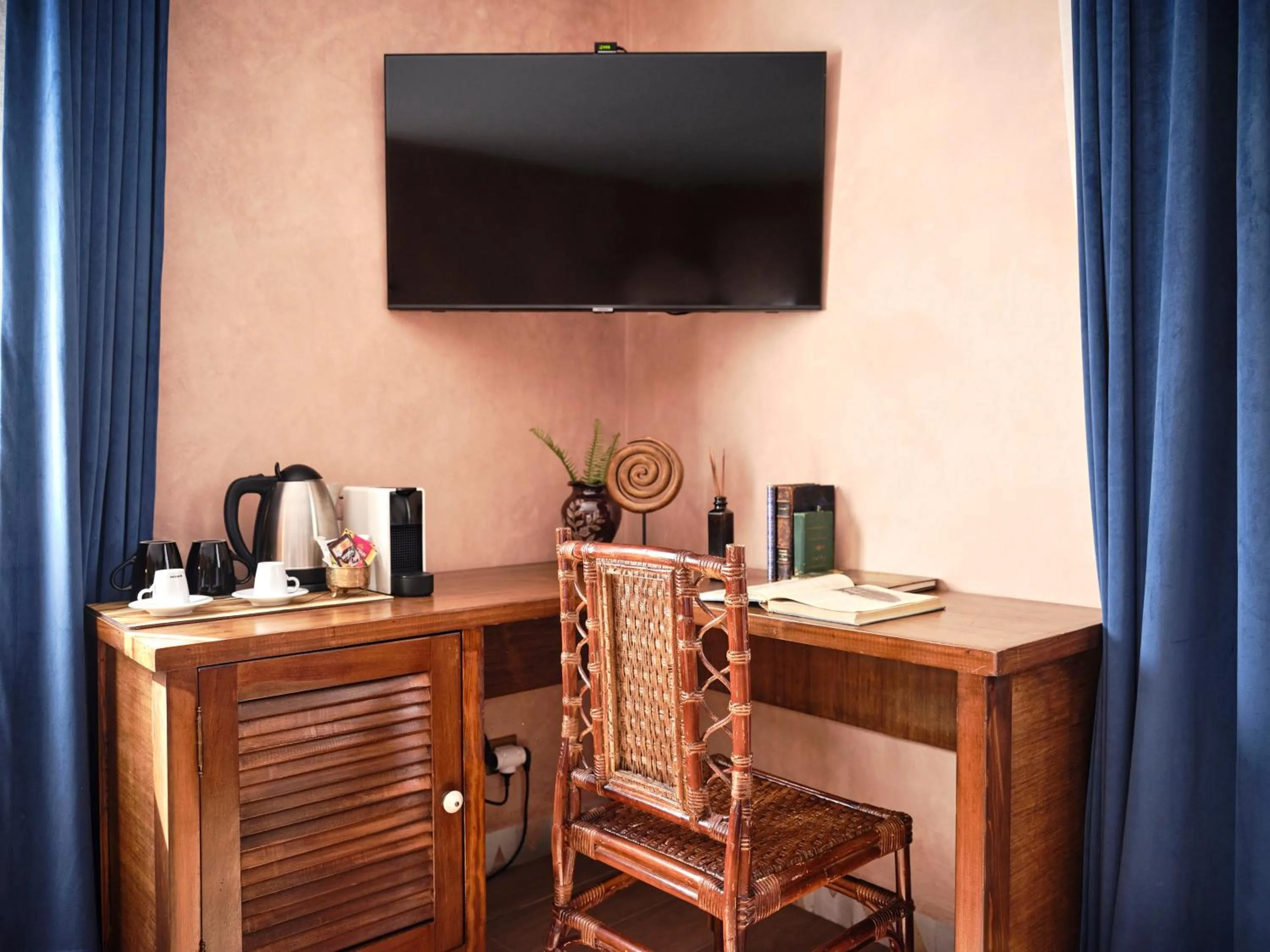 TV and multimedia in Dar Jasmine