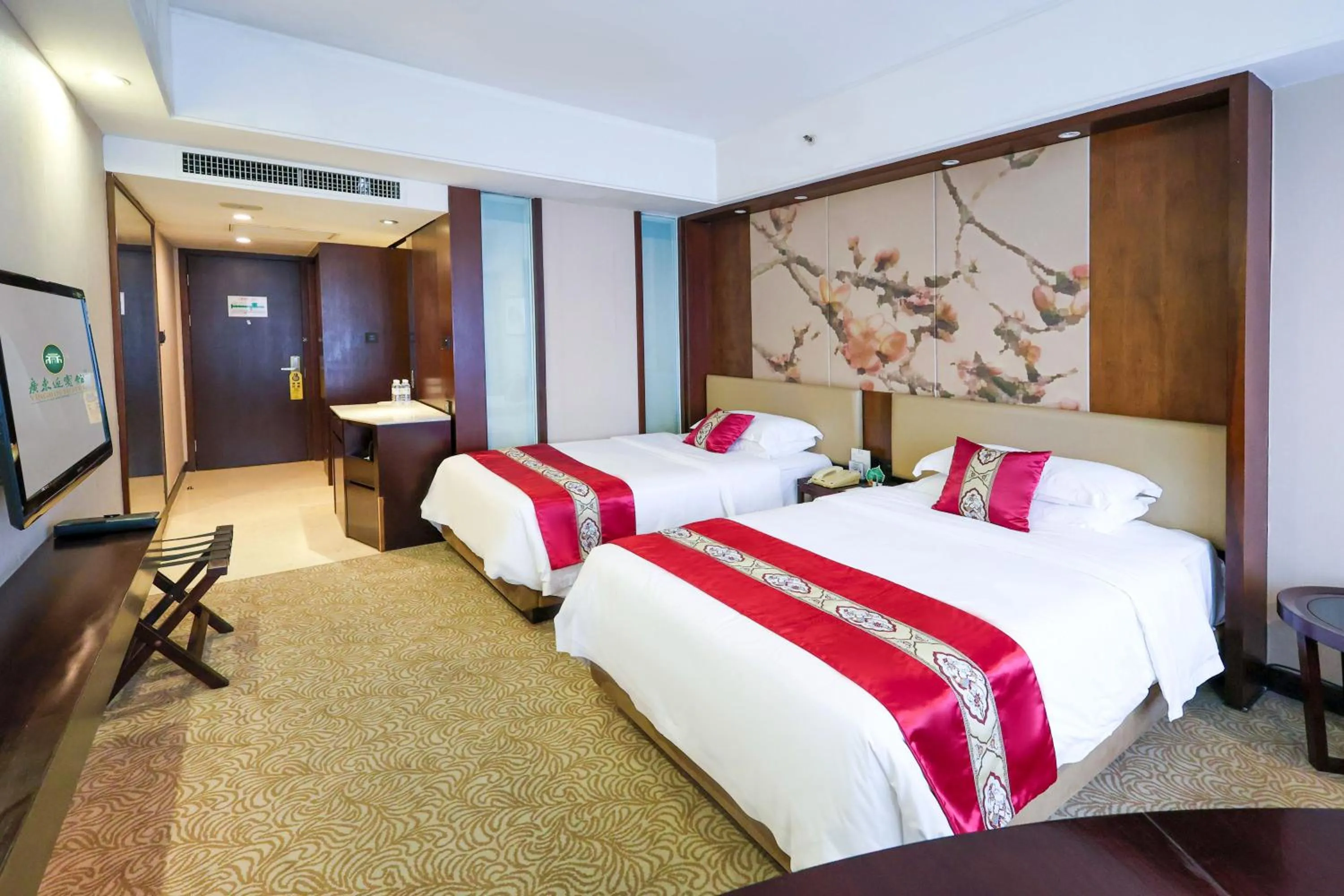 Bed in Guangdong Yingbin Hotel