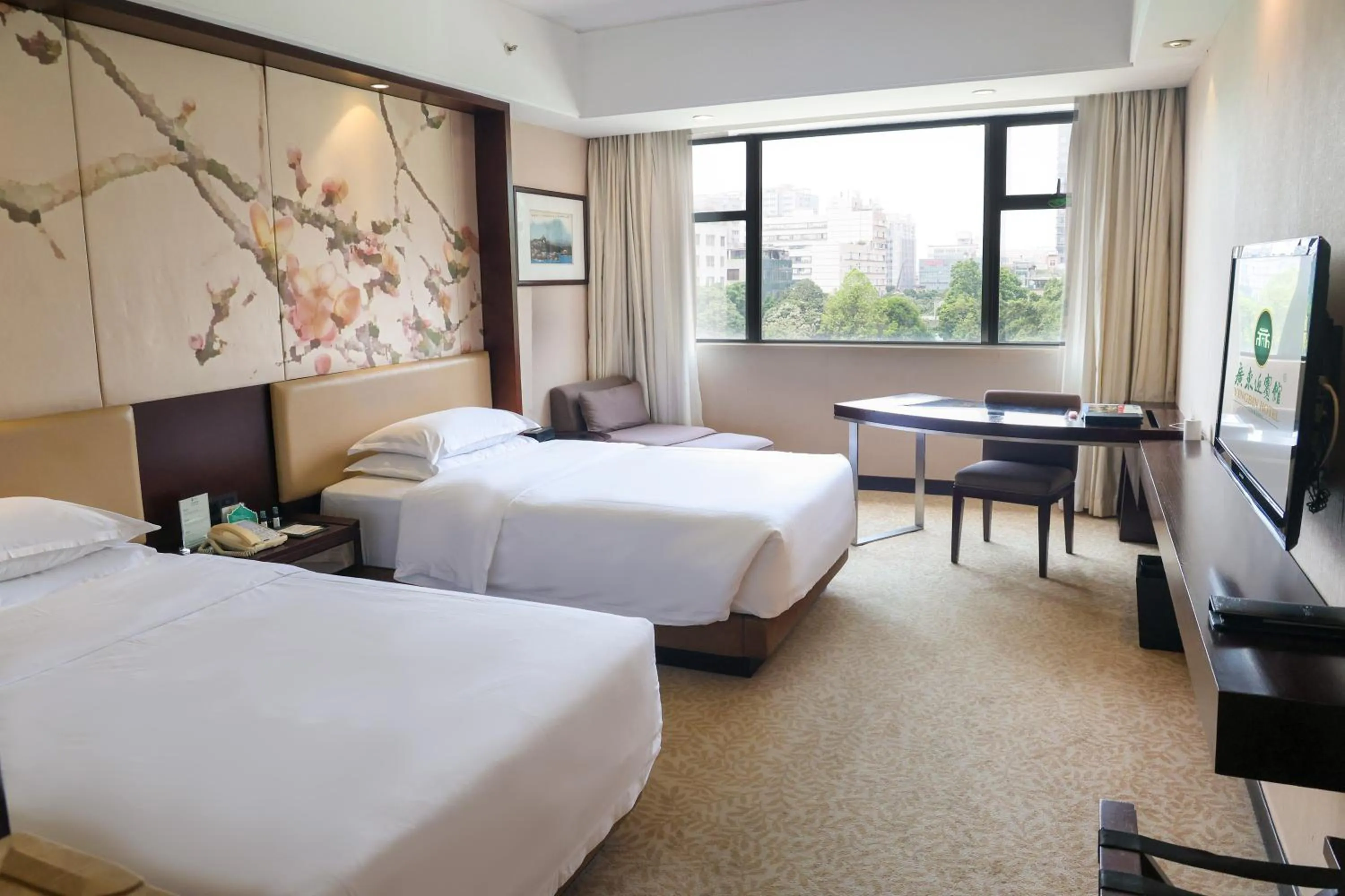 Bed in Guangdong Yingbin Hotel