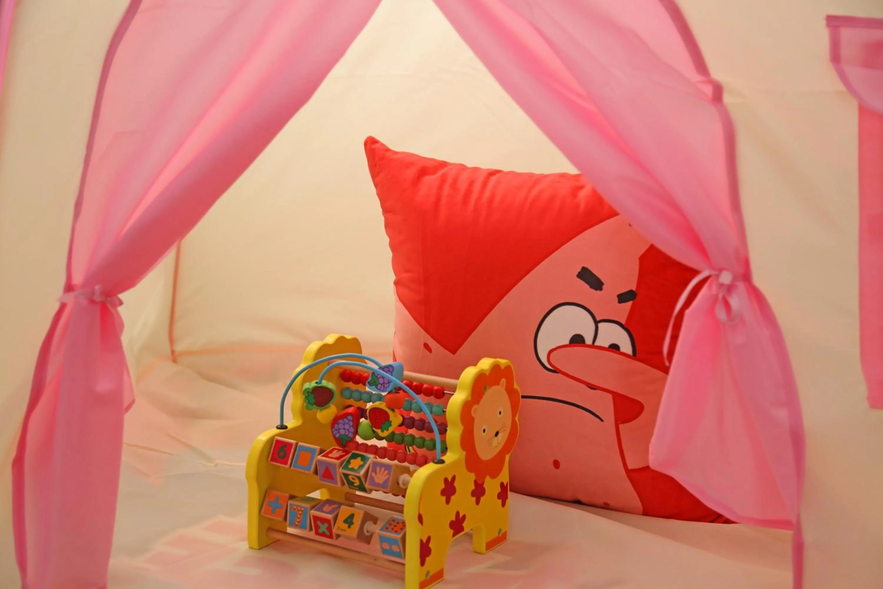 Bed in Guangdong Yingbin Hotel