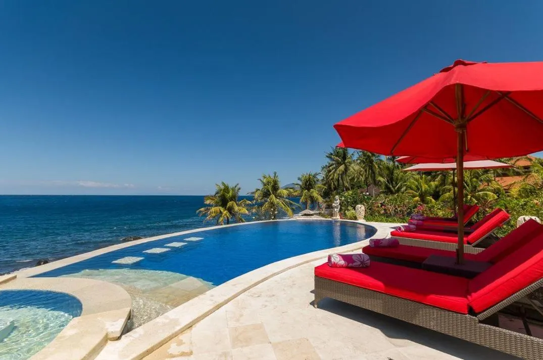 Swimming pool in Toyabali-Resort, Boutique Beach Villas