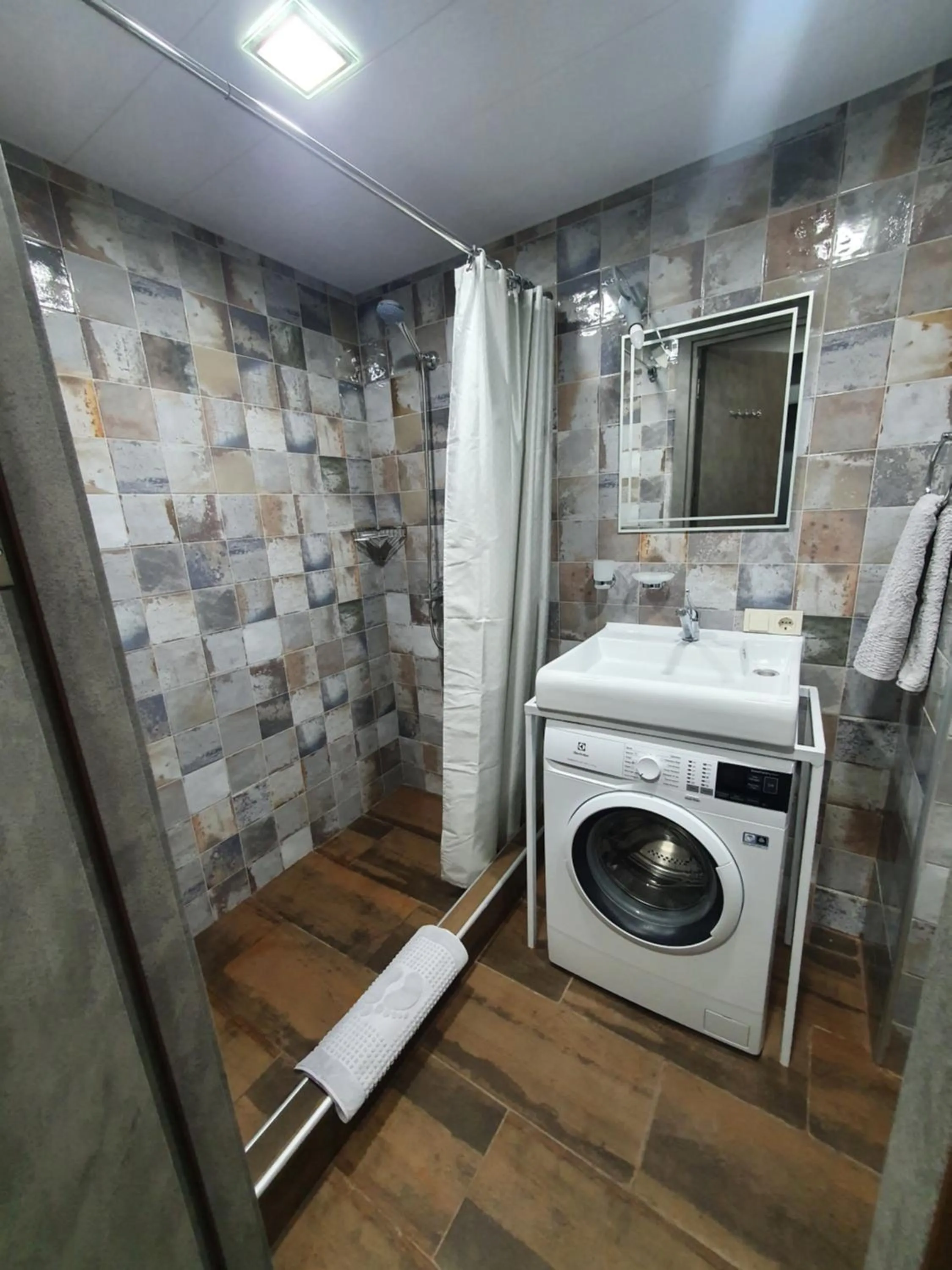 Frozen View New Gudauri