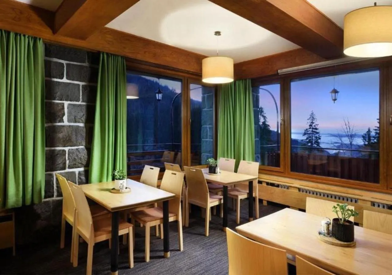 Restaurant/places to eat in Hotel Srdiečko