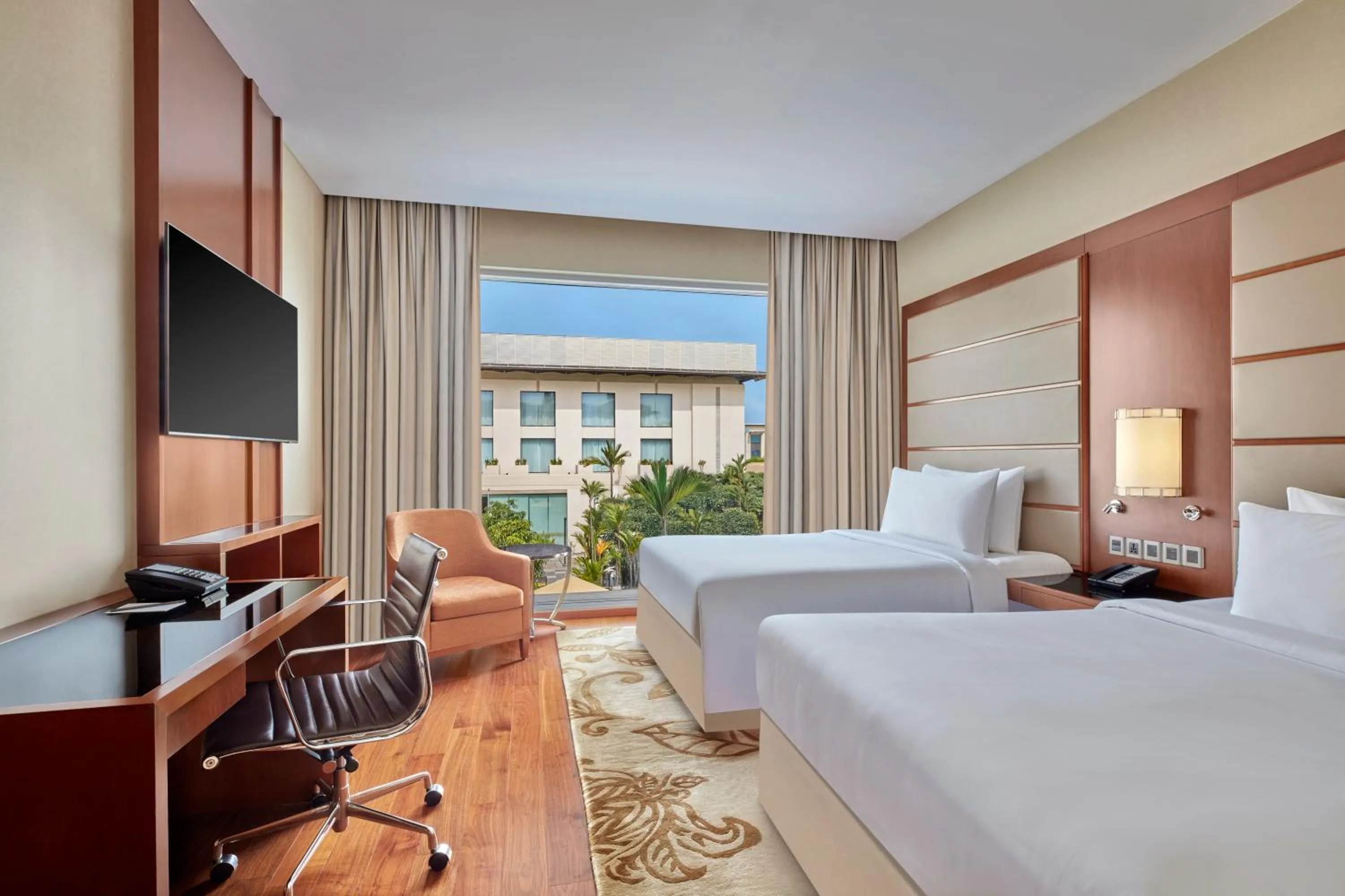 Bedroom, Bed in Courtyard by Marriott Kochi Airport