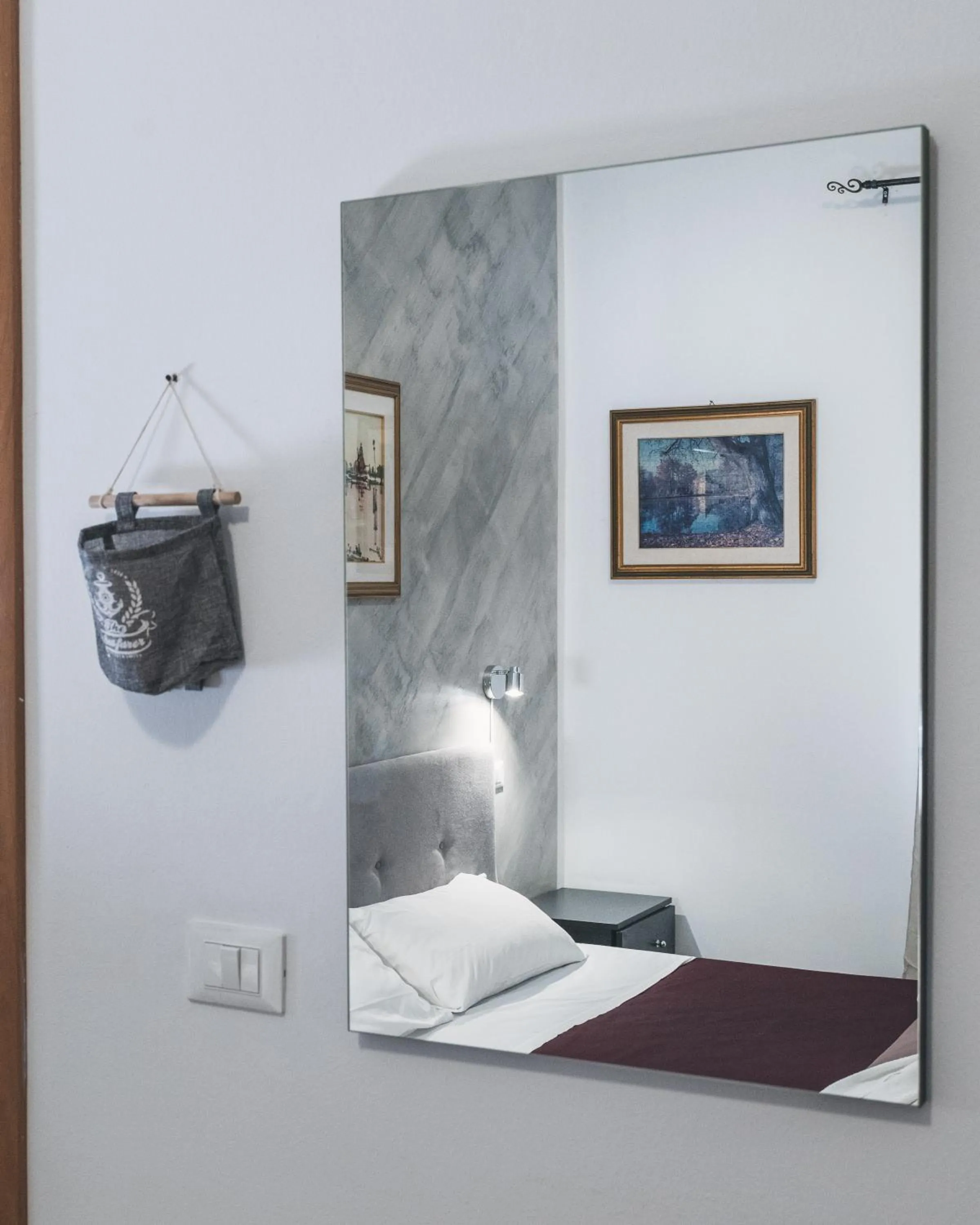 Bulldog Station Apartments with private WC, AC, TV