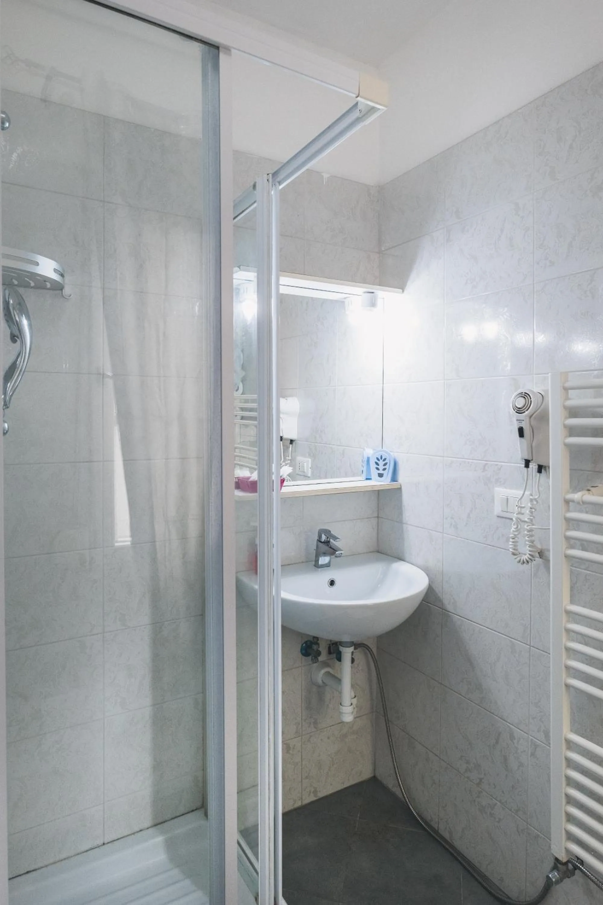 Bulldog Station Apartments with private WC, AC, TV