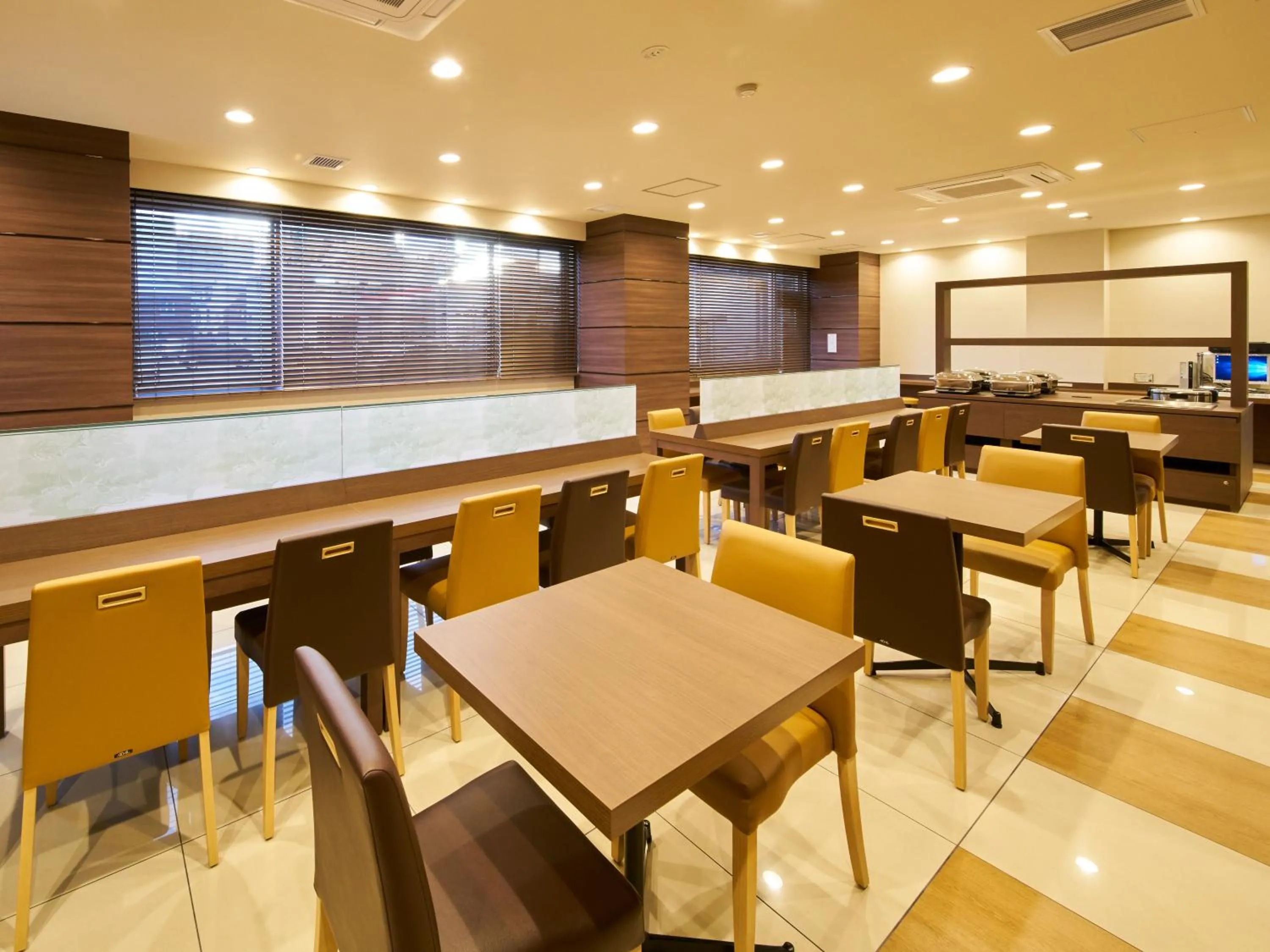 Communal lounge/ TV room in Super Hotel Mihara Ekimae