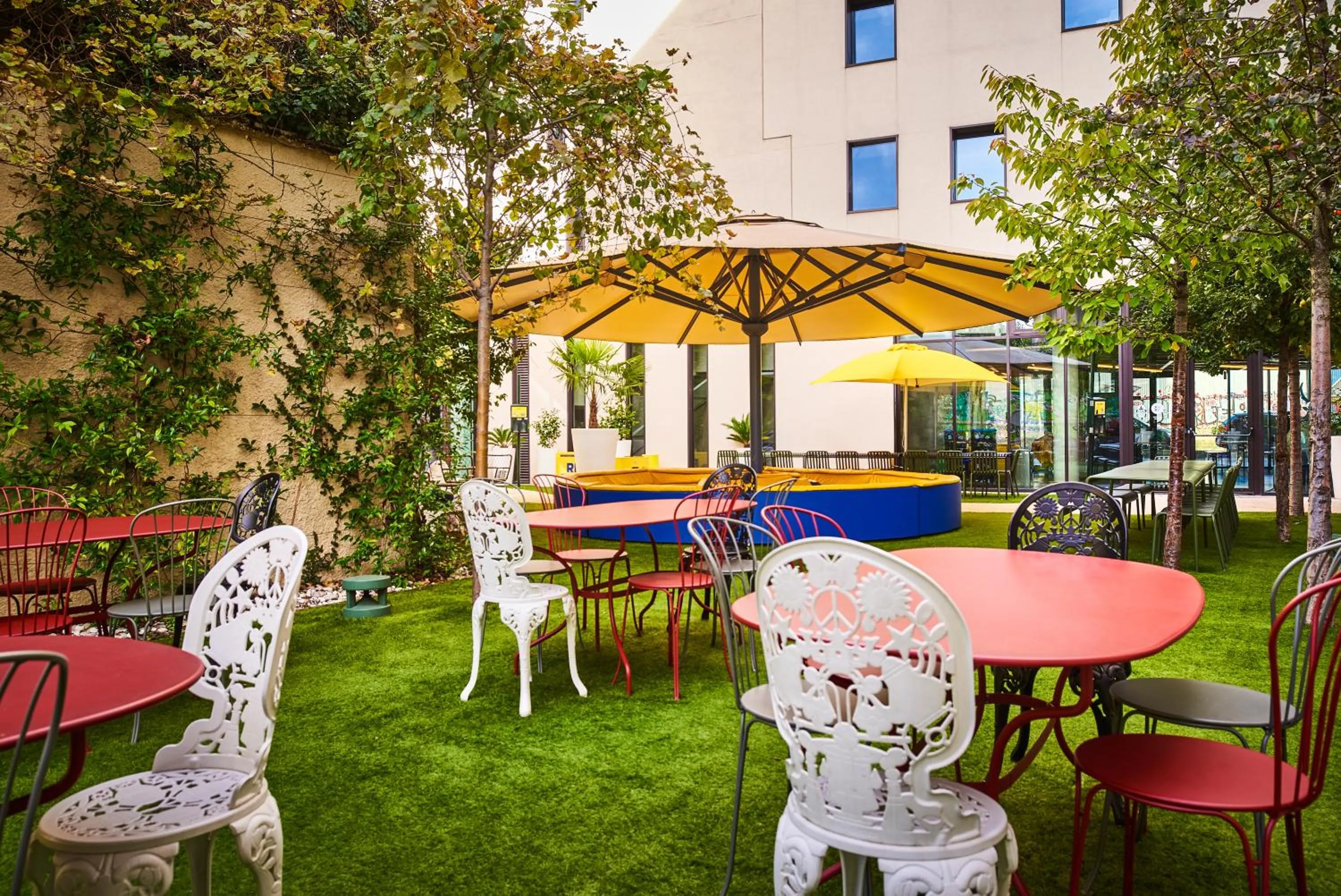 Garden in JO&JOE Paris Gentilly - Auberge de Jeunesse