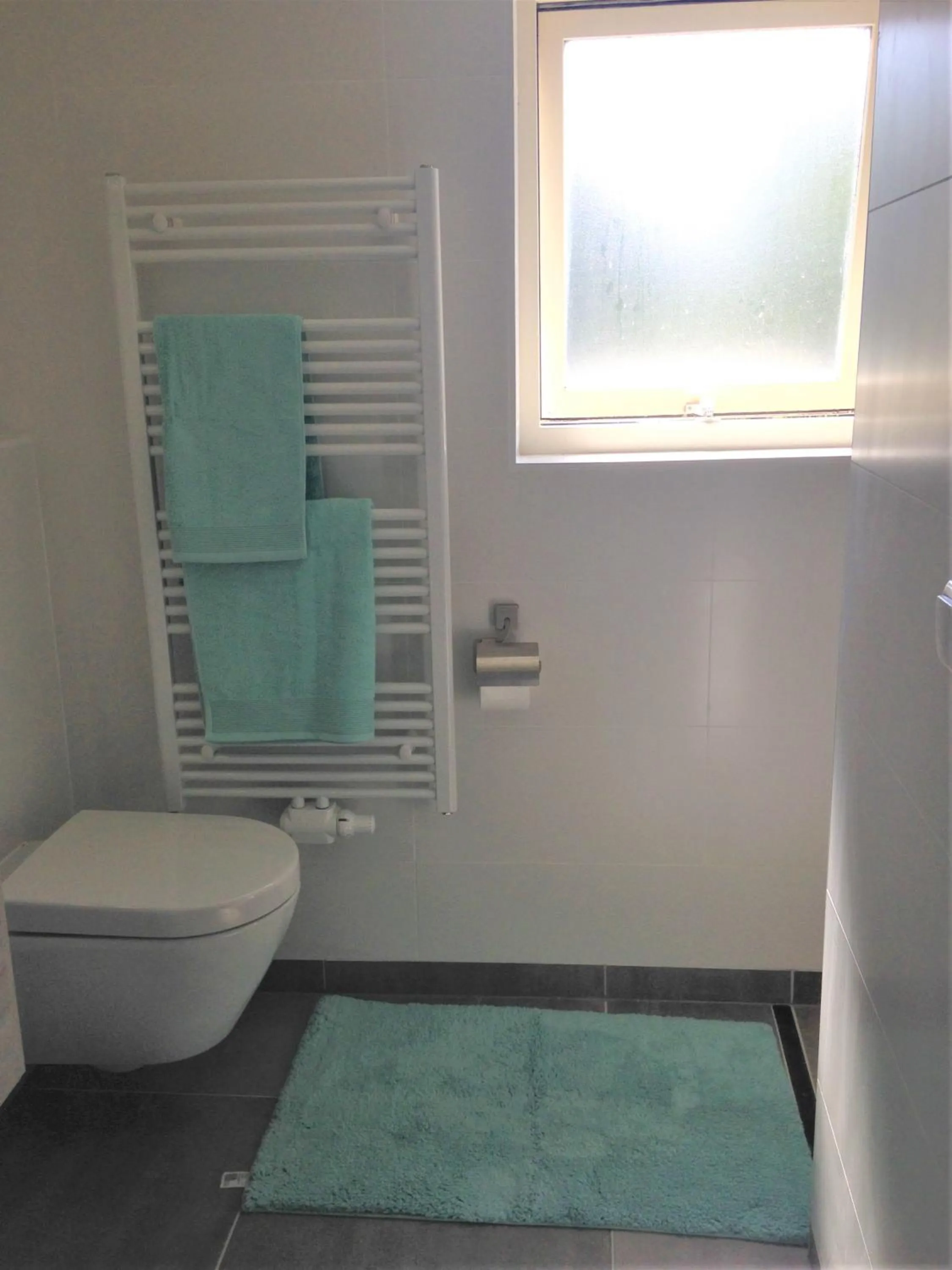 Bathroom in Westerschelde B&B