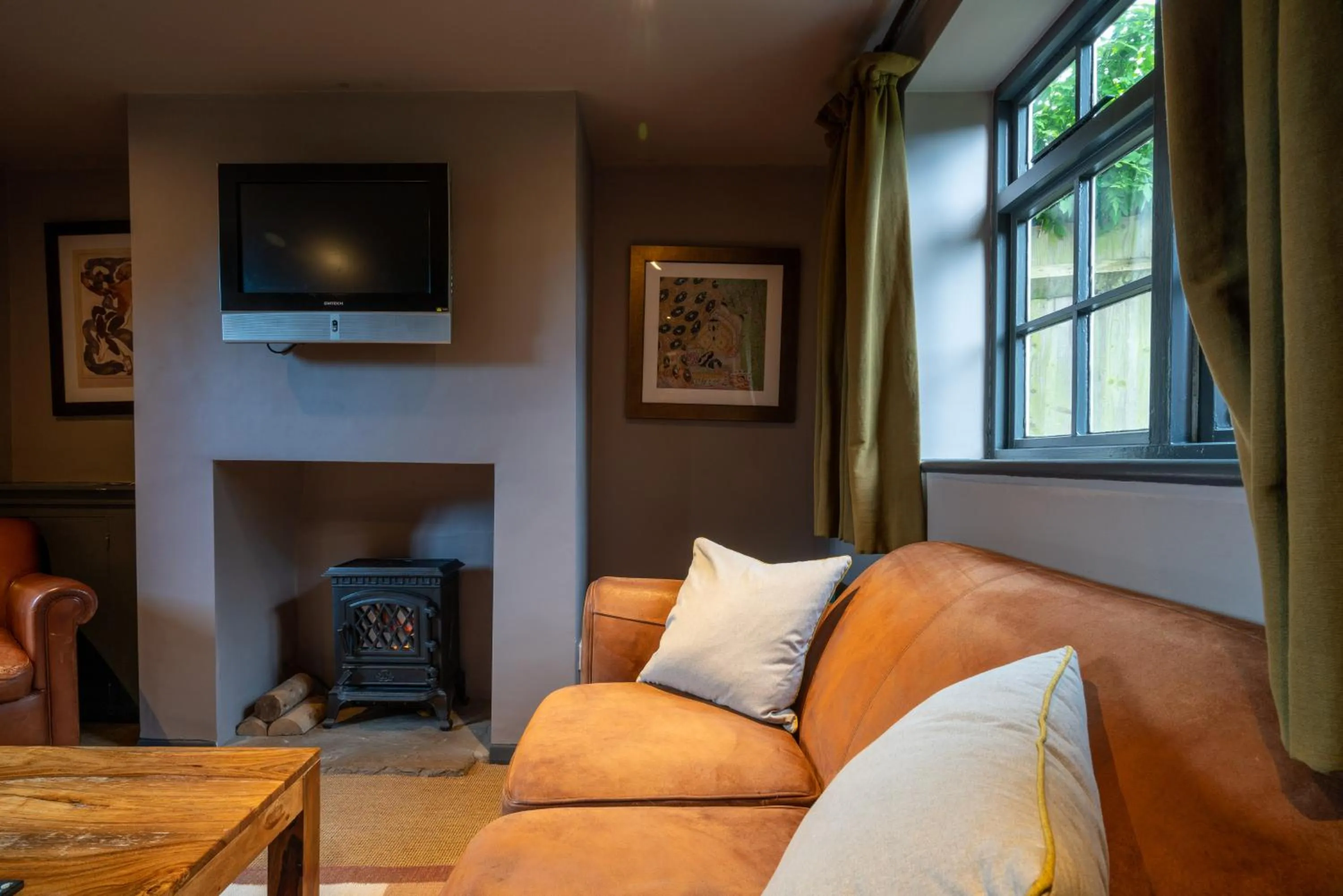 Living room in The Royal Oak Inn
