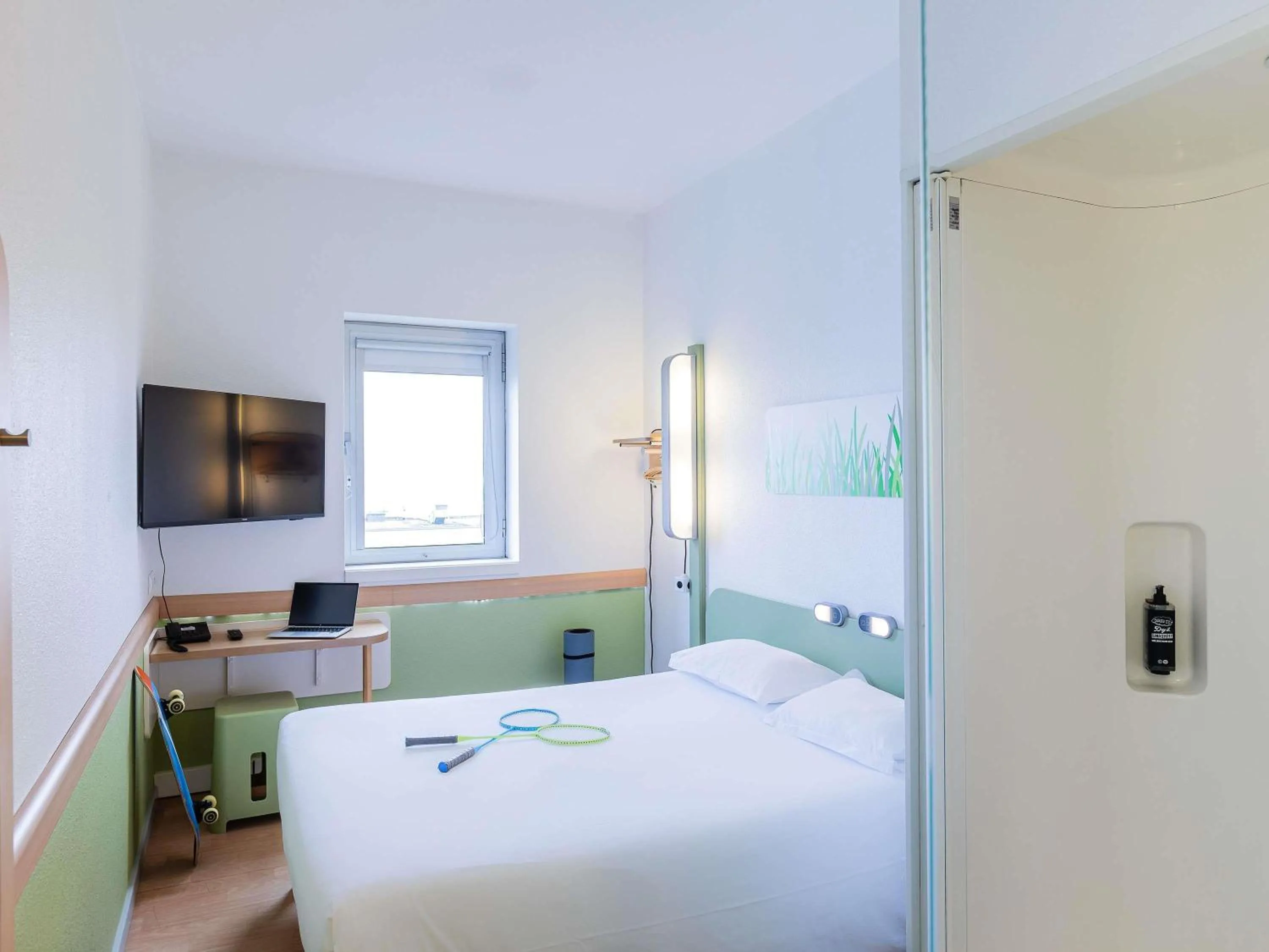 Bedroom, Bed in Hotel ibis Budget Porto Gaia