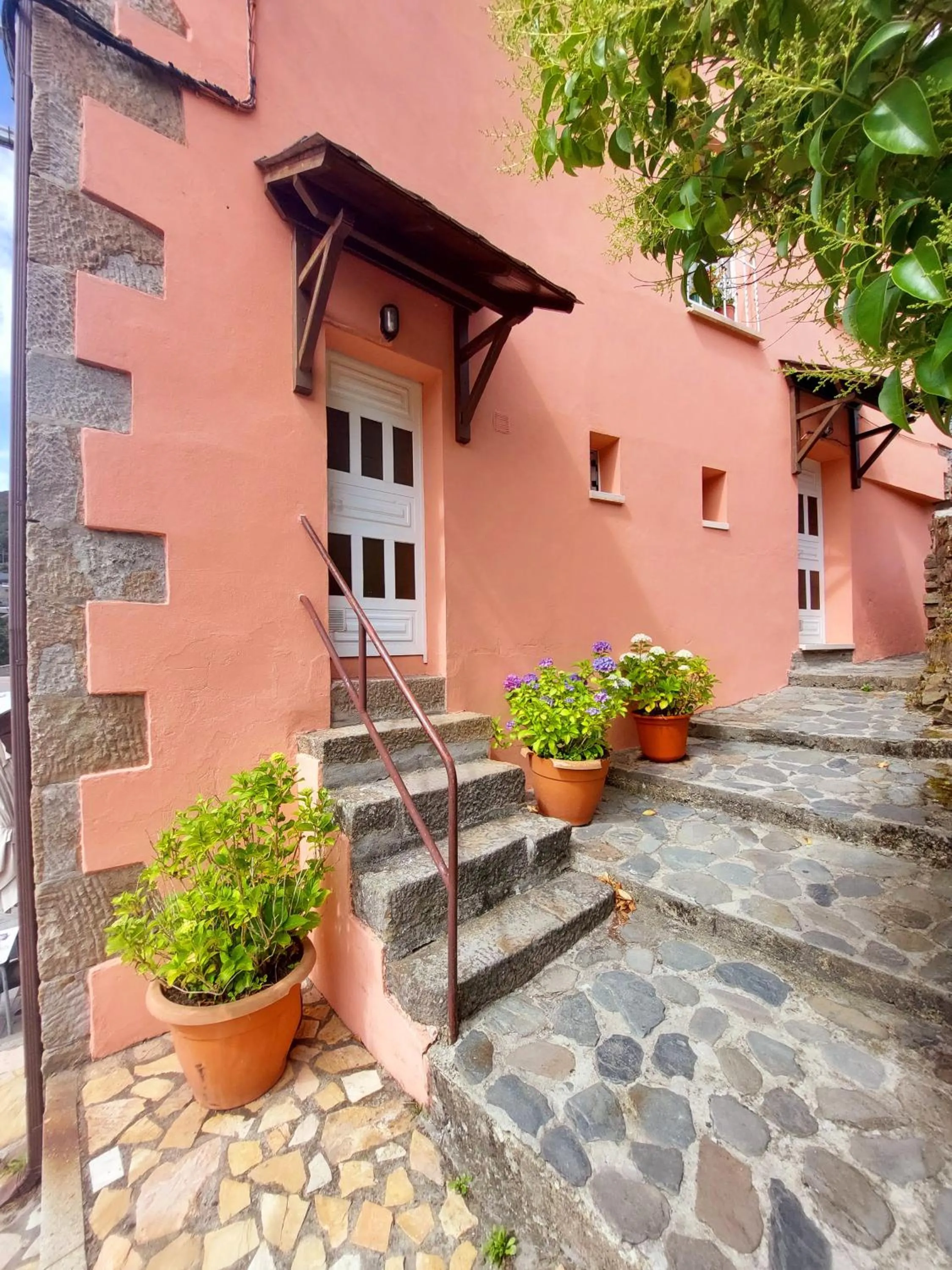 Property building in Apartahotel portal de leon