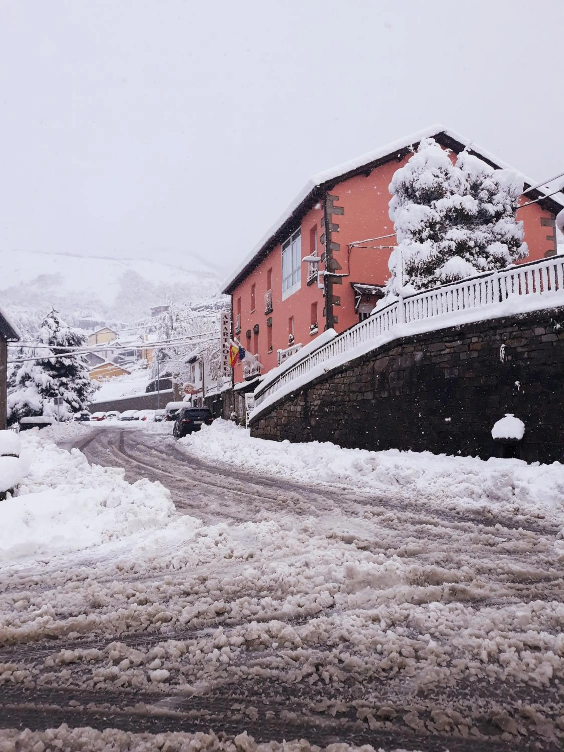 Facade/entrance in Apartahotel portal de leon