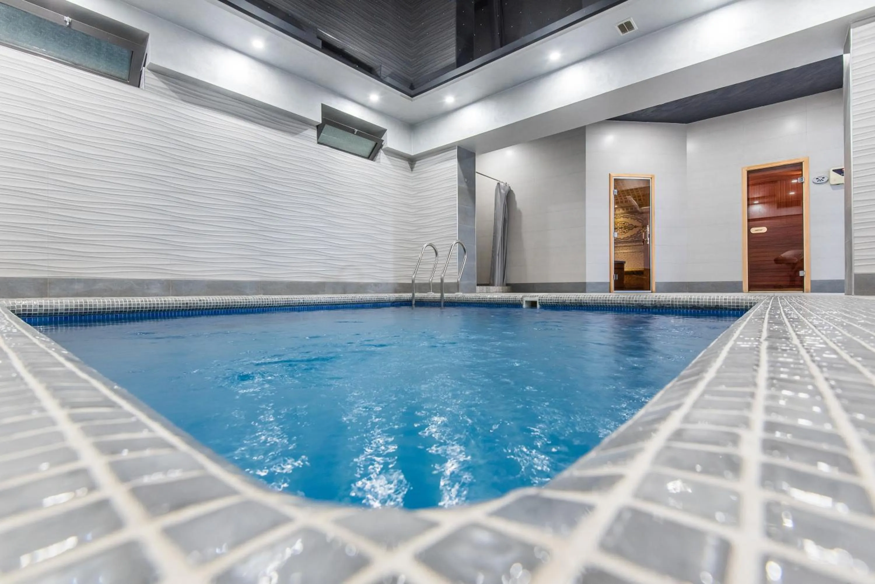 Swimming pool in The Royal Mezbon Hotel & SPA