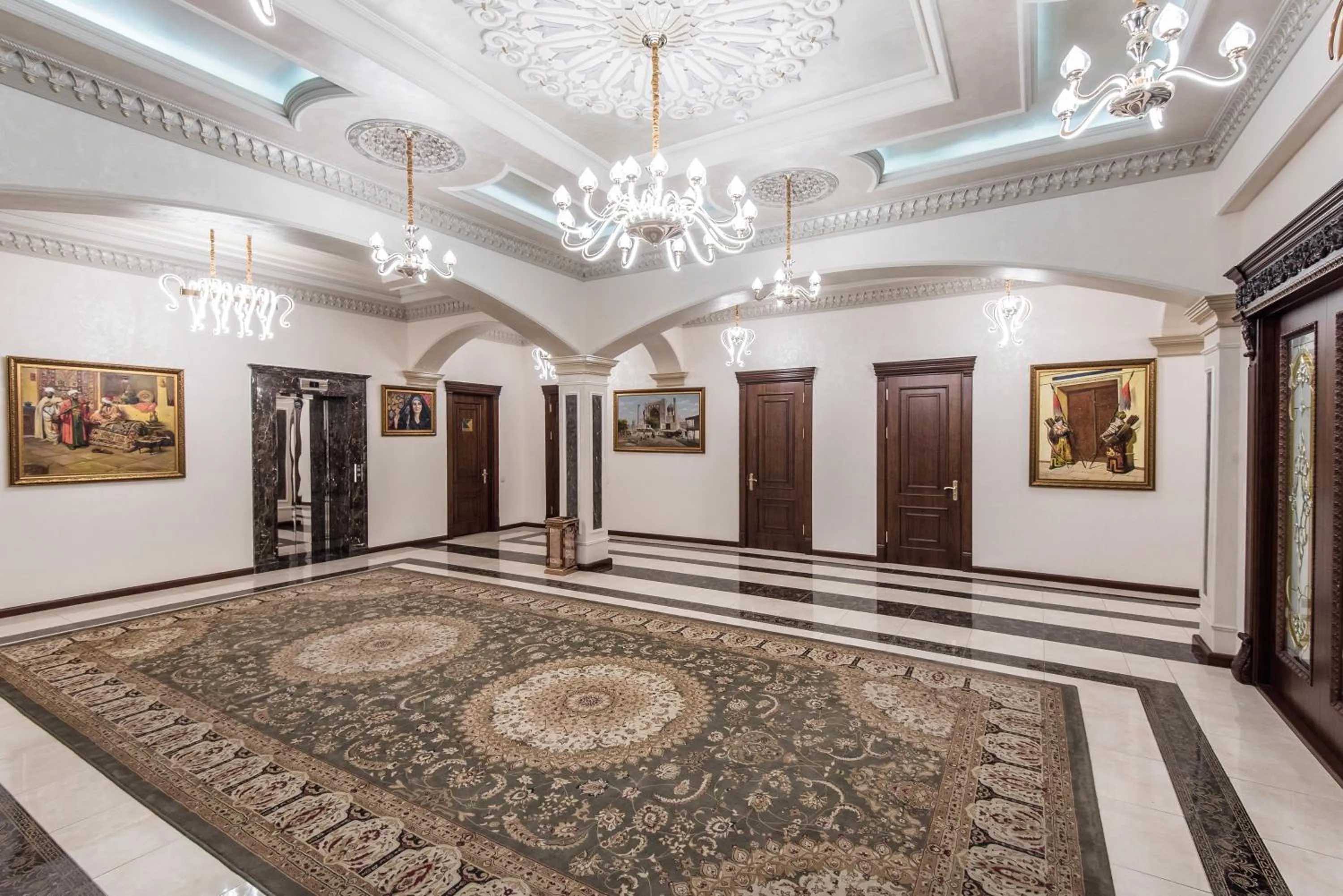 Seating area in The Royal Mezbon Hotel & SPA