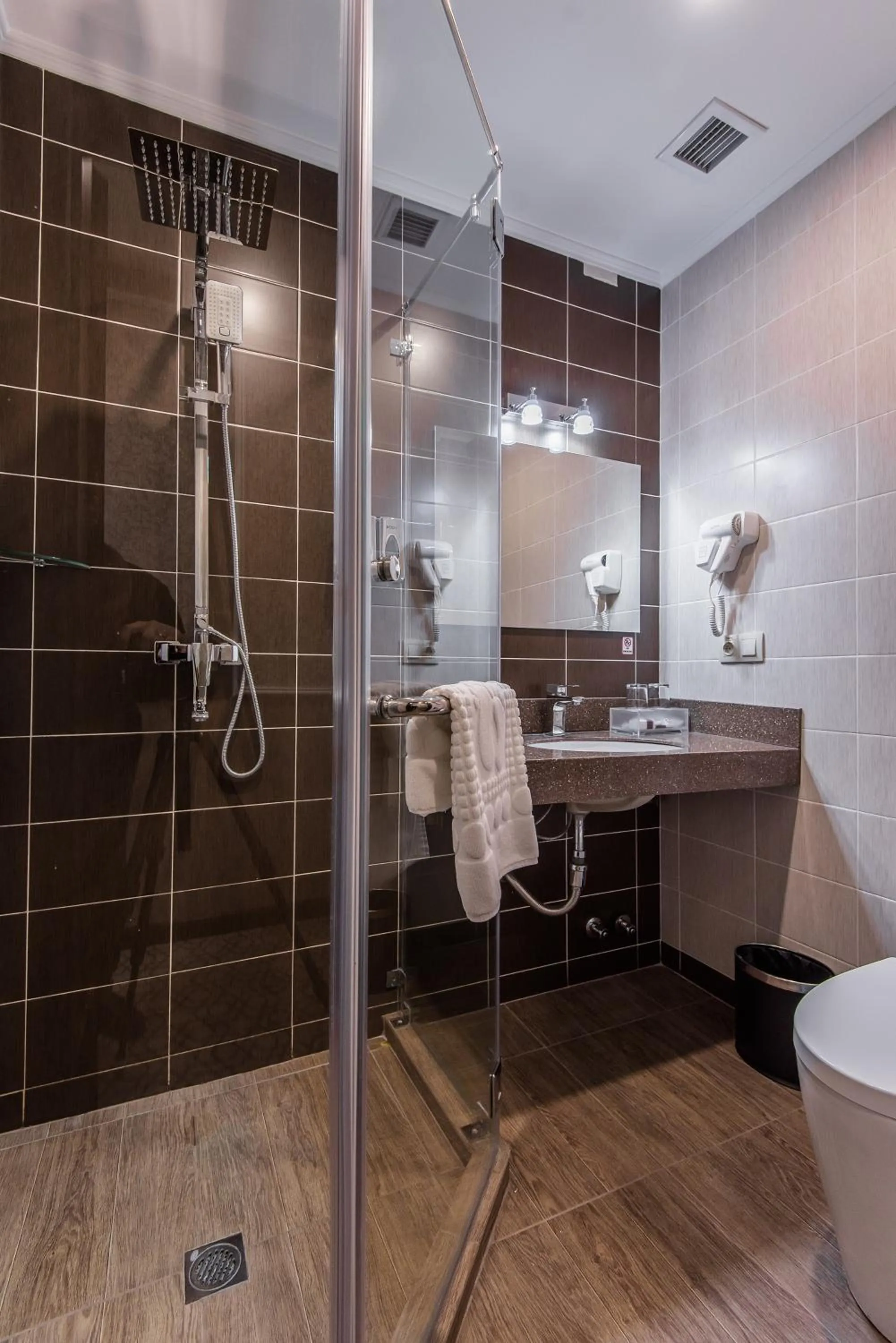 Bathroom in The Royal Mezbon Hotel & SPA