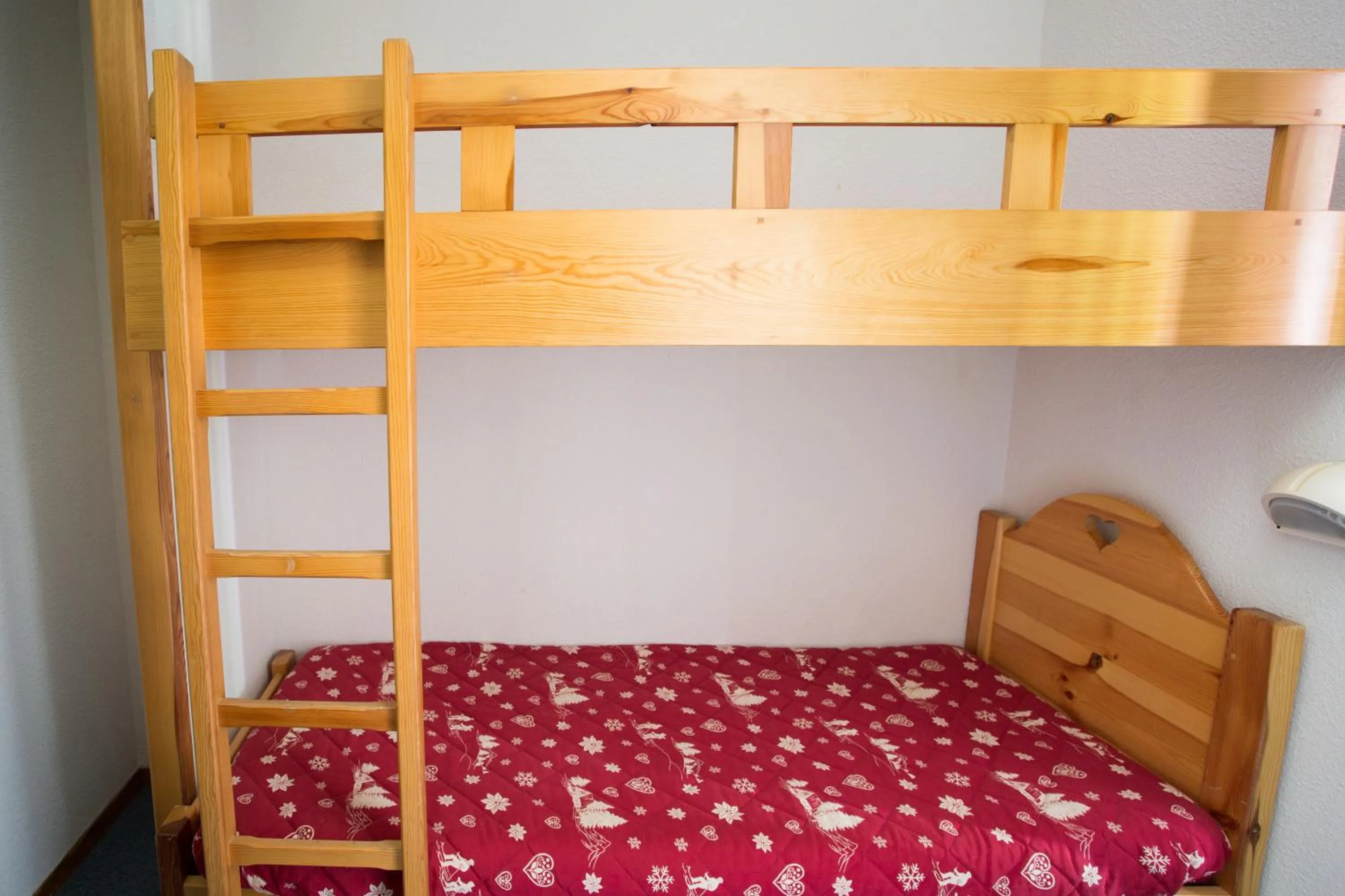 children, Bed in Hôtel L'Echaillon