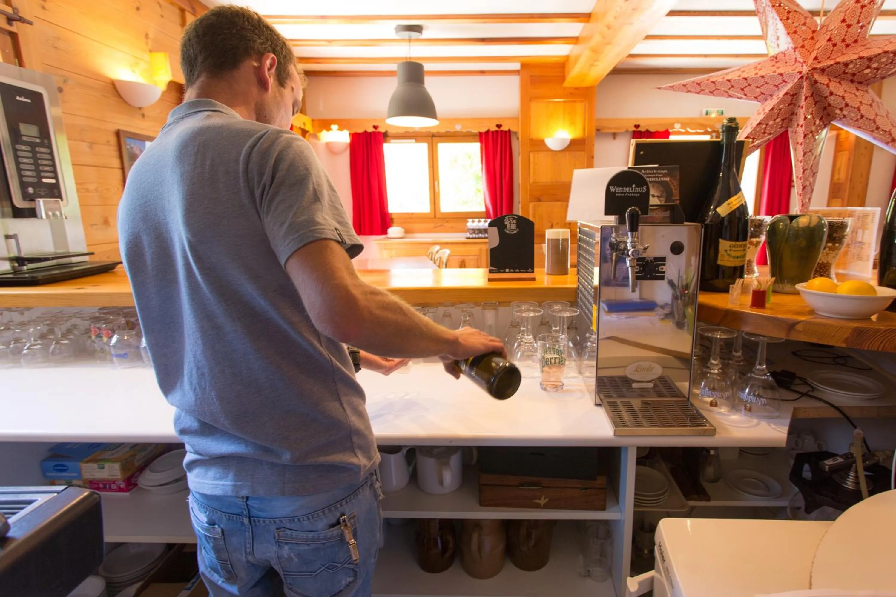 Lounge or bar in Hôtel L'Echaillon