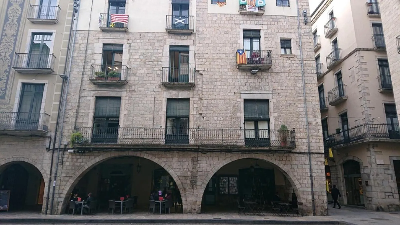 Property building in Bravissimo Plaça del Vi, Authentic Historic Apartment