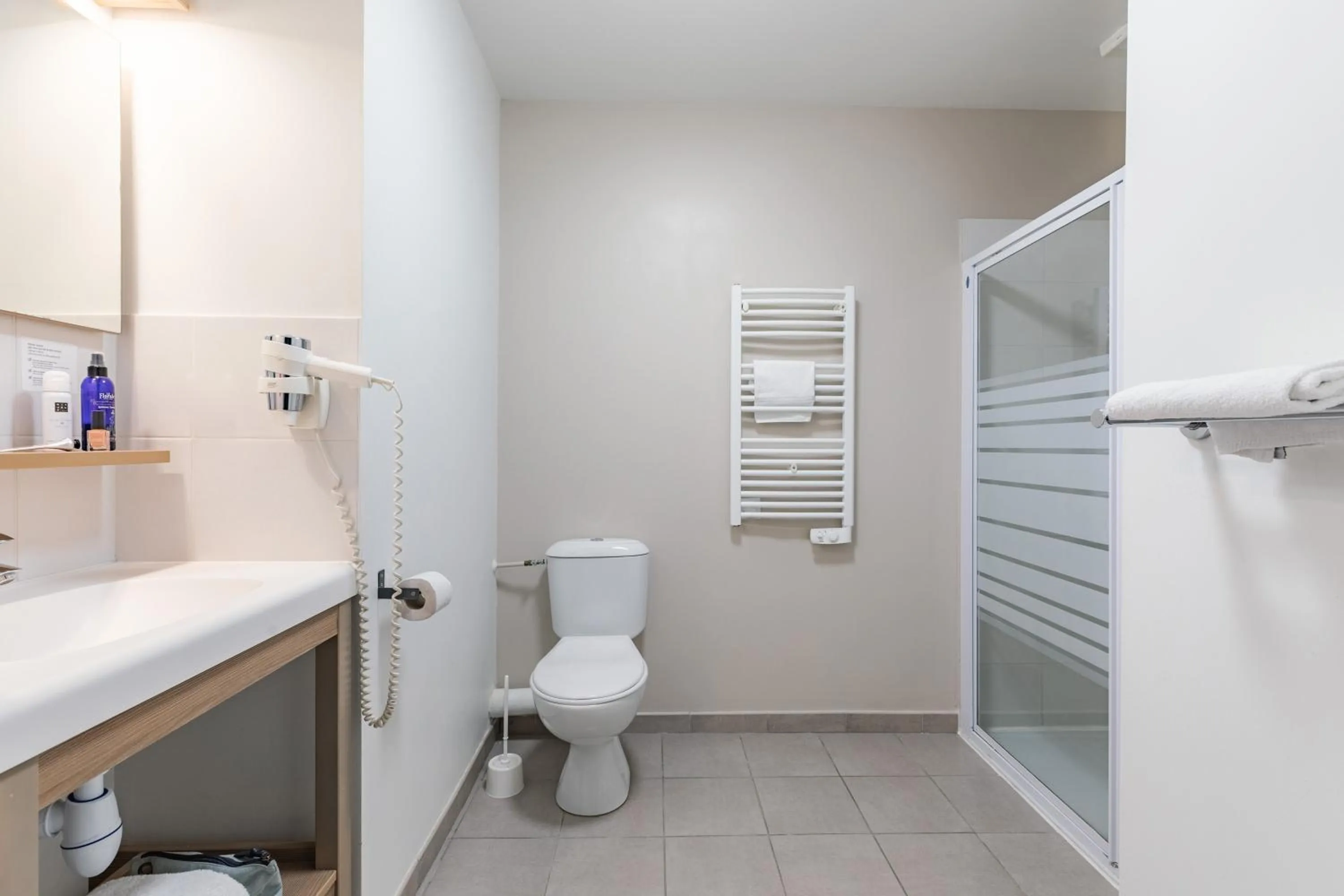 Shower in Appart'City Confort Niort Centre