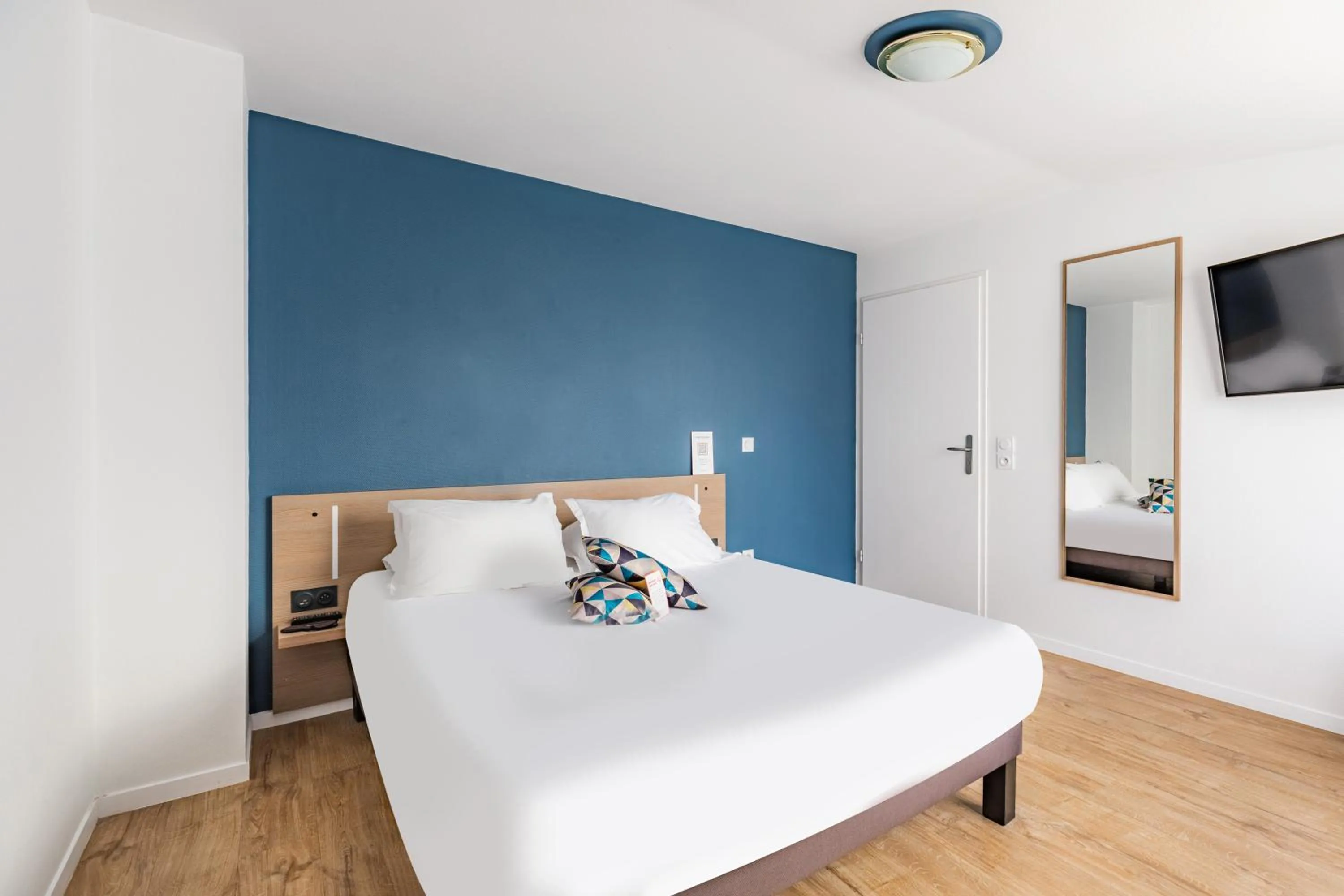 Bed in Appart'City Confort Niort Centre