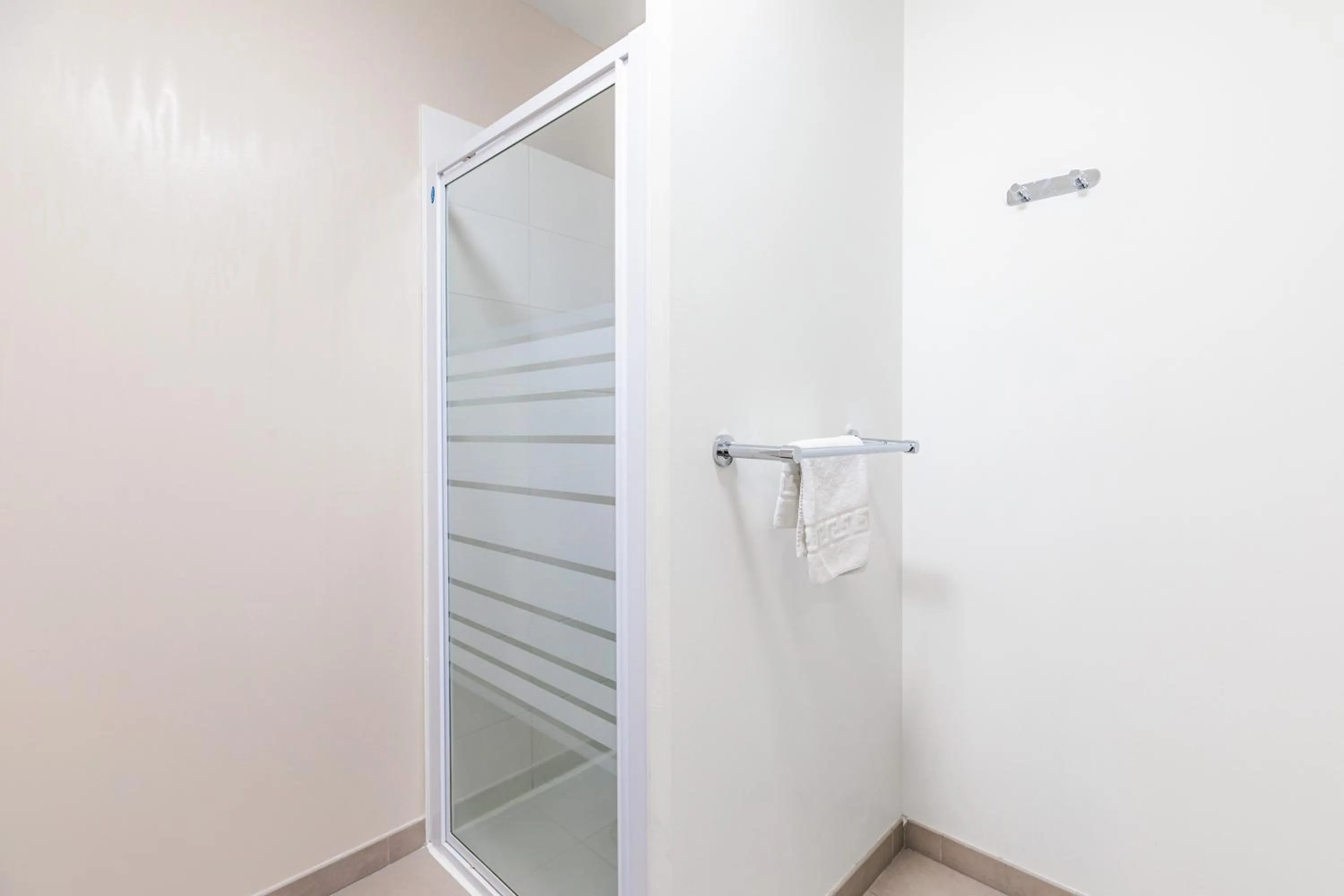 Shower in Appart'City Confort Niort Centre