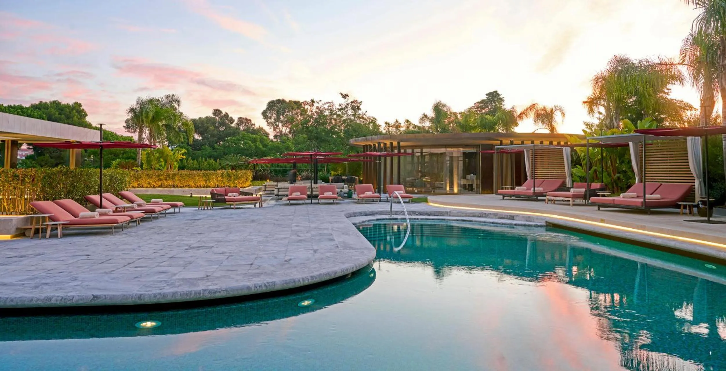 Swimming pool in Four Seasons Hotel Ritz Lisbon
