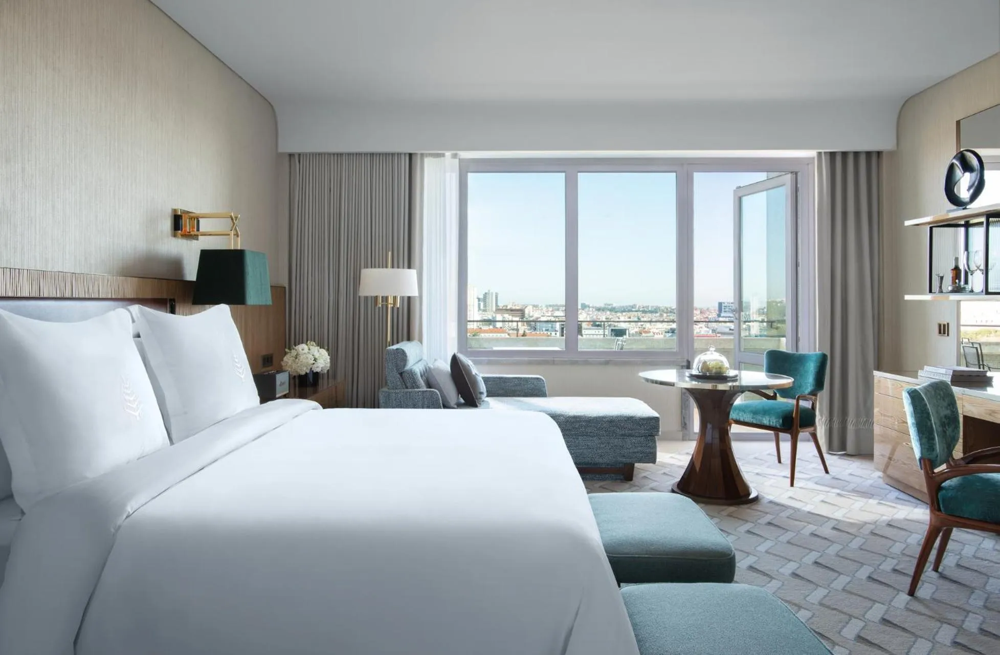 Photo of the whole room, Bed in Four Seasons Hotel Ritz Lisbon